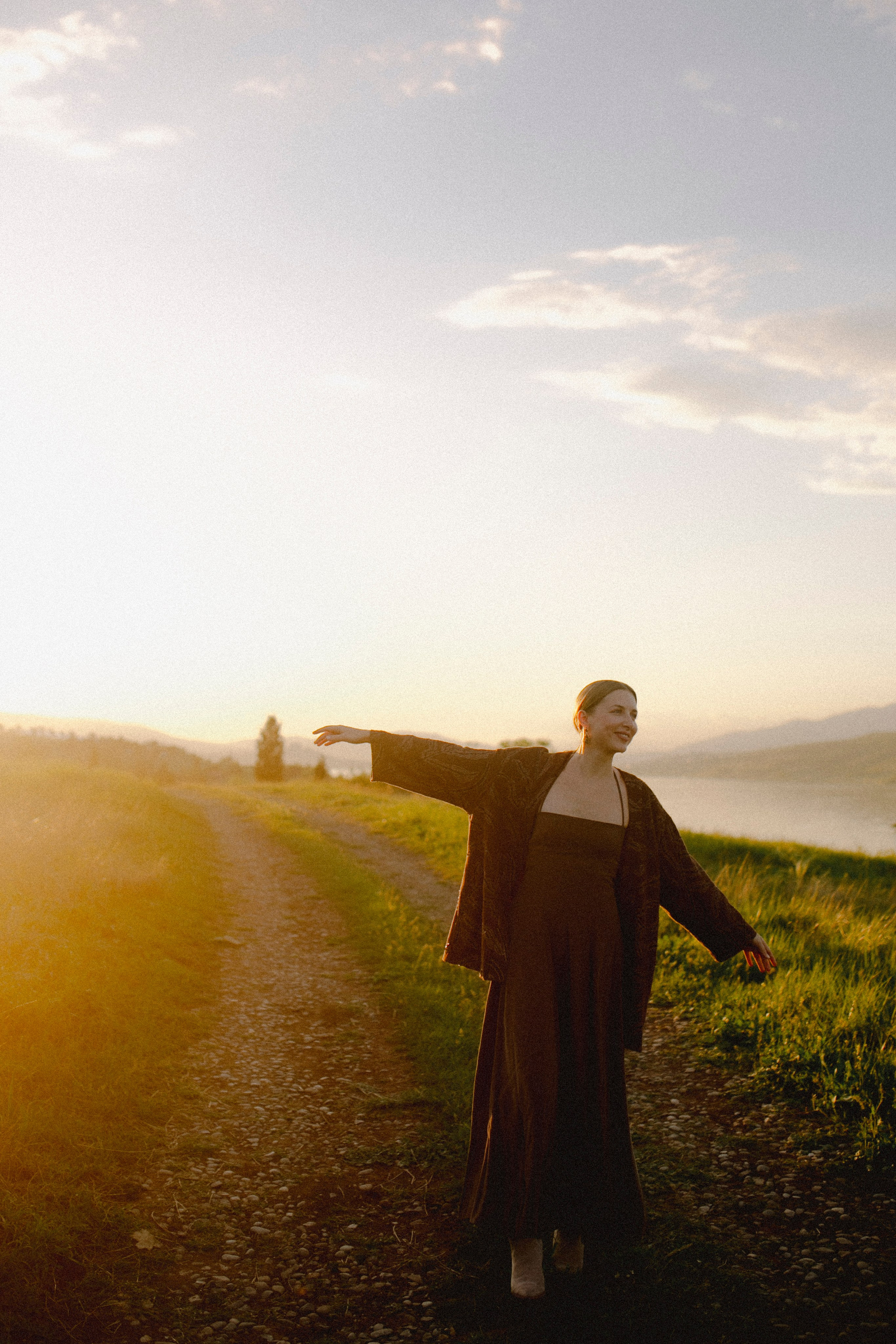 Evening with Jen at Tbilisi sea. Alex&Polly | Wedding & Family Photographer Tbilisi