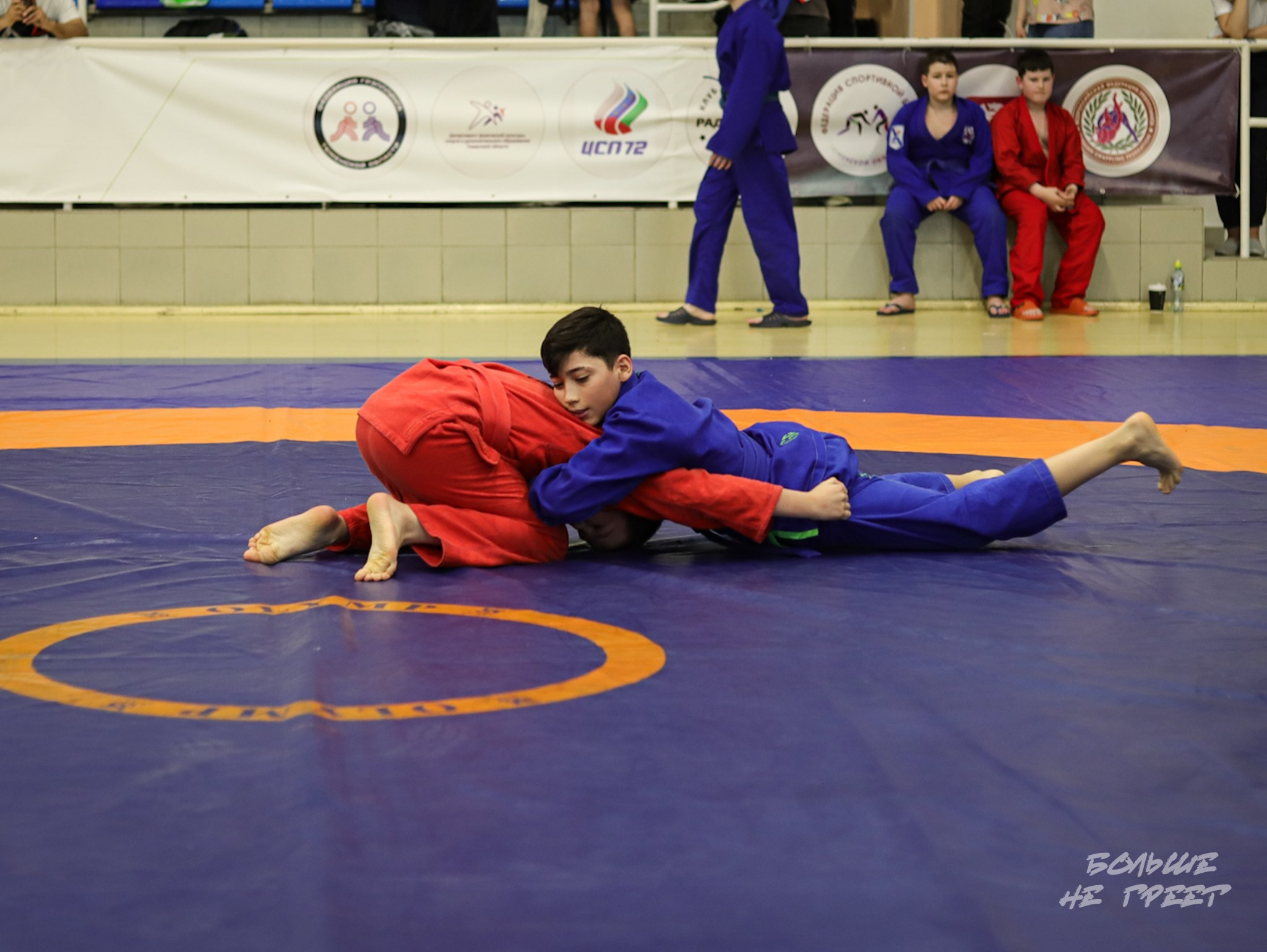 ПЕРВЕНСТВО УРФО ПО СПОРТИВНОЙ БОРЬБЕ ГРЭППЛИНГ И ГРЭППЛИНГ-ГИ. Больше не греет