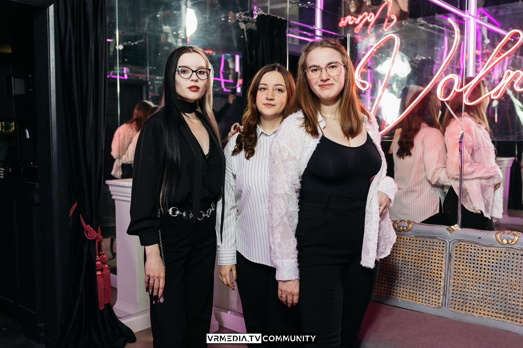 Вечер в караоке-баре «Volna»