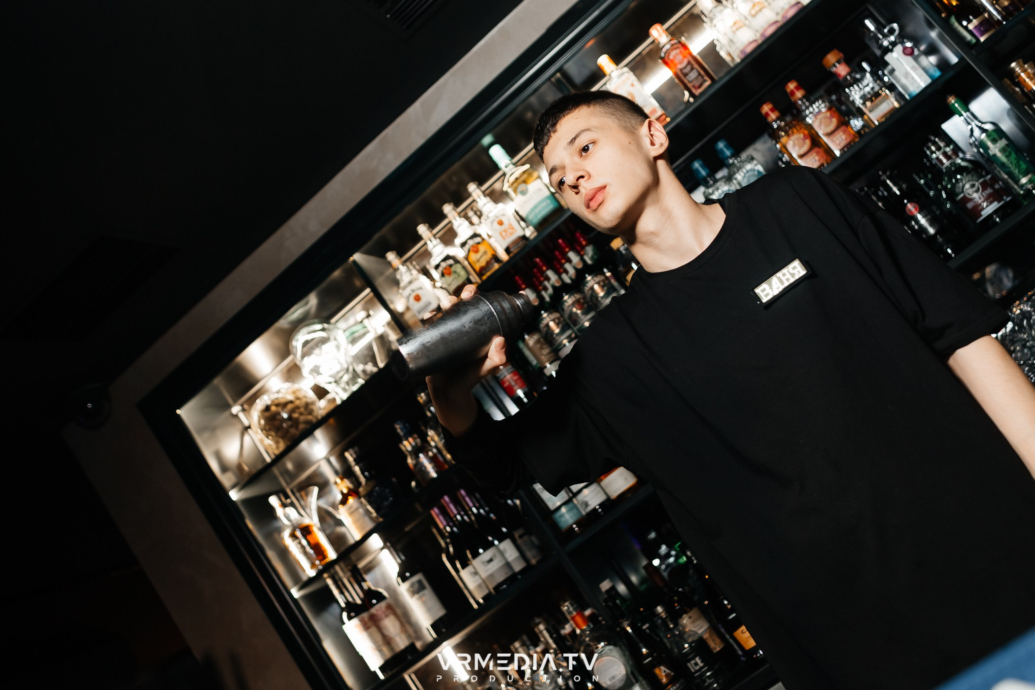 ЗИМА ХОЛОДА в караоке-баре «Volna»