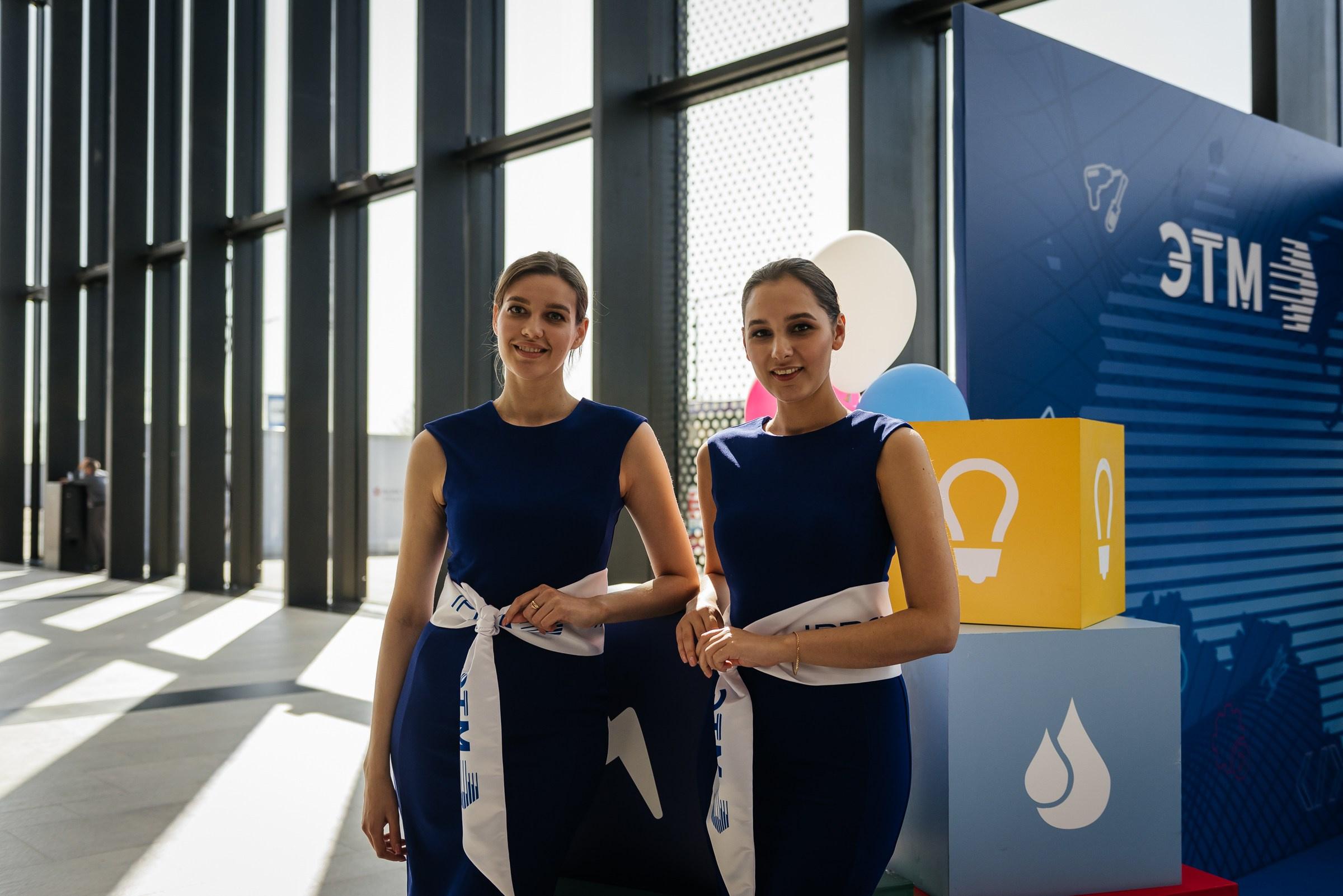 Репортажная съёмка на форуме ЭТМ. Свадебный фотограф в Санкт-Петербурге Венера Ахметова