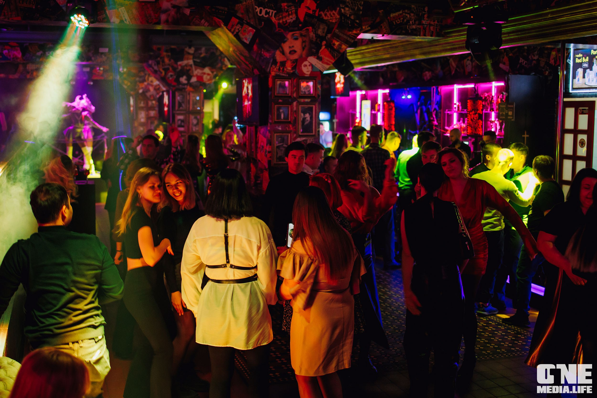 Фоторепортаж из бара XxxX. One Media Life: фоторепортажи, фотоотчеты с мероприятий и заведений