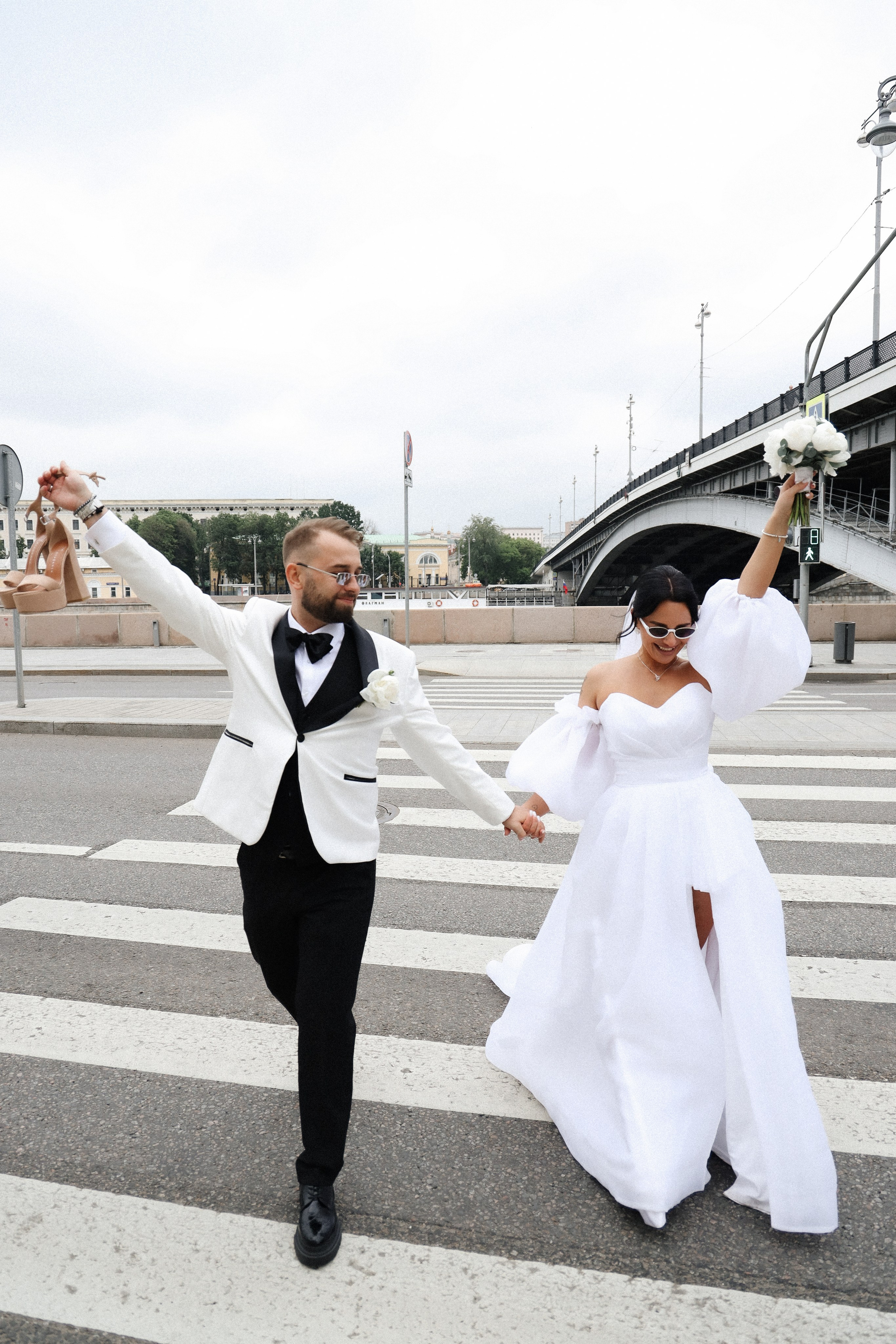 Т. + А. Роспись в Сити, прогулка по набережным Москвы. Семейный и lovestory фотограф в Москве Светлана Коняхина