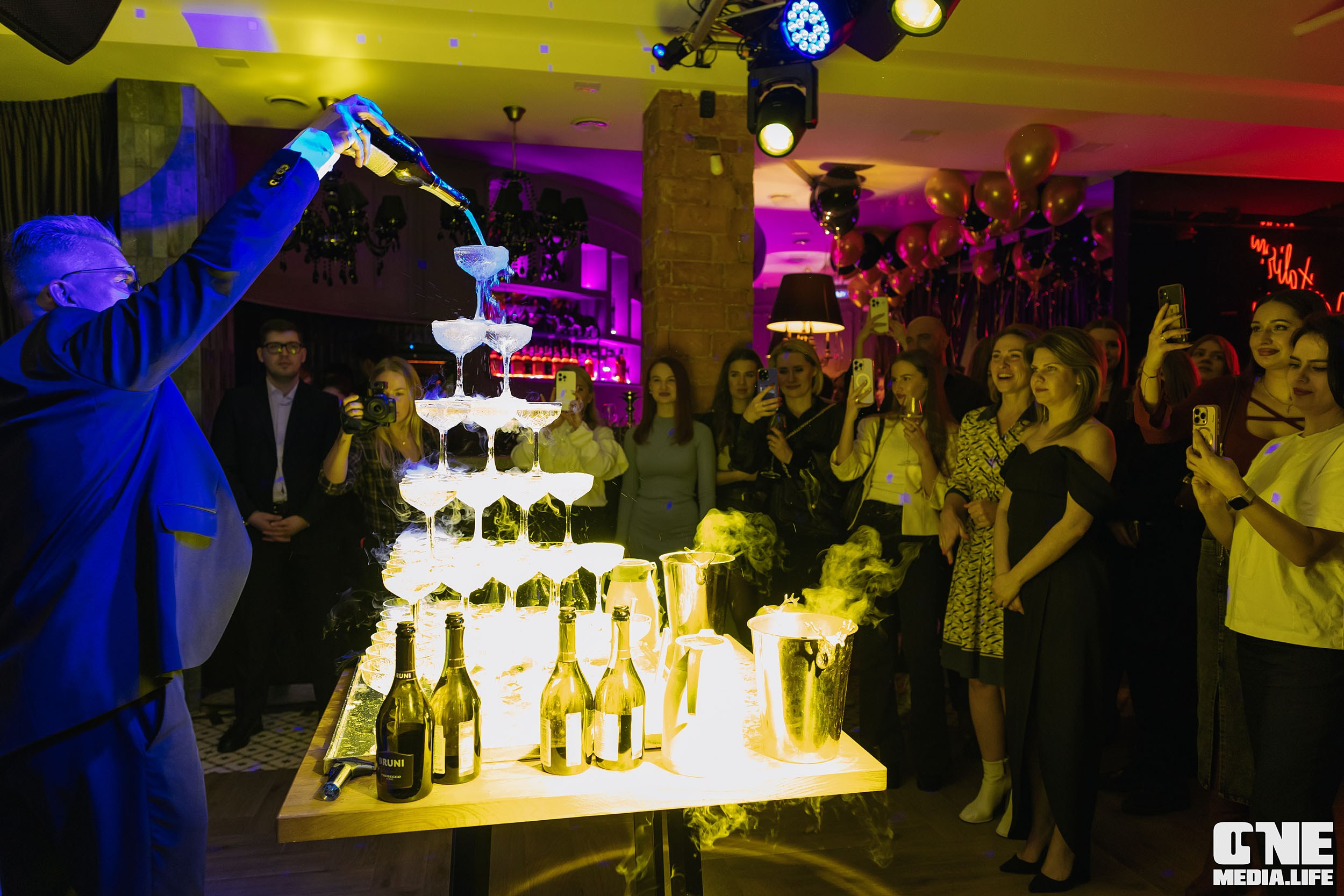 Фоторепортаж из караоке-клуба Белгравия. One Media Life: фоторепортажи, фотоотчеты с мероприятий и заведений