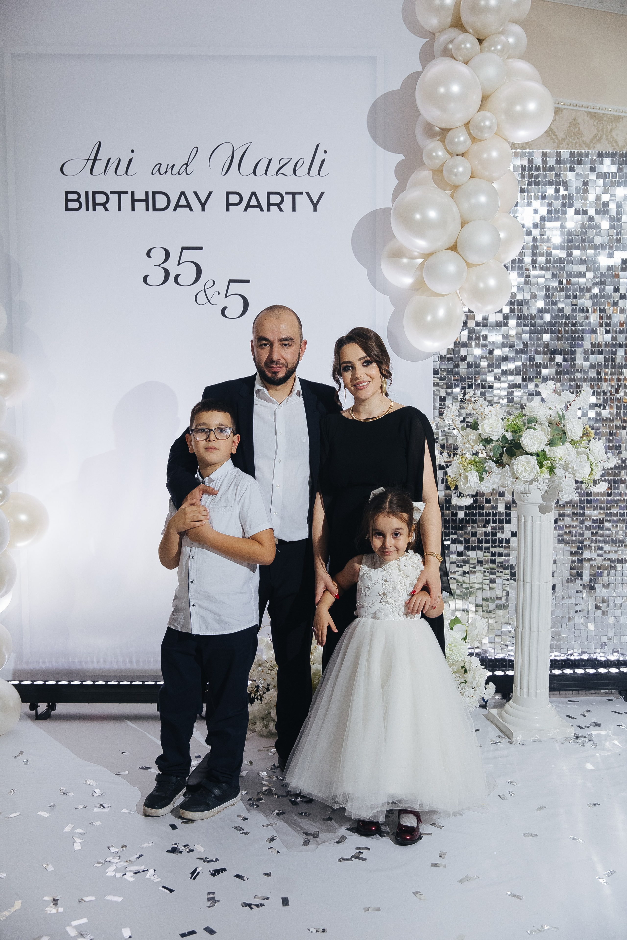 Ани и Назели. 35&5 День рождения, «Янтарь». Фотограф в Красноярске Надежда Воскресенская