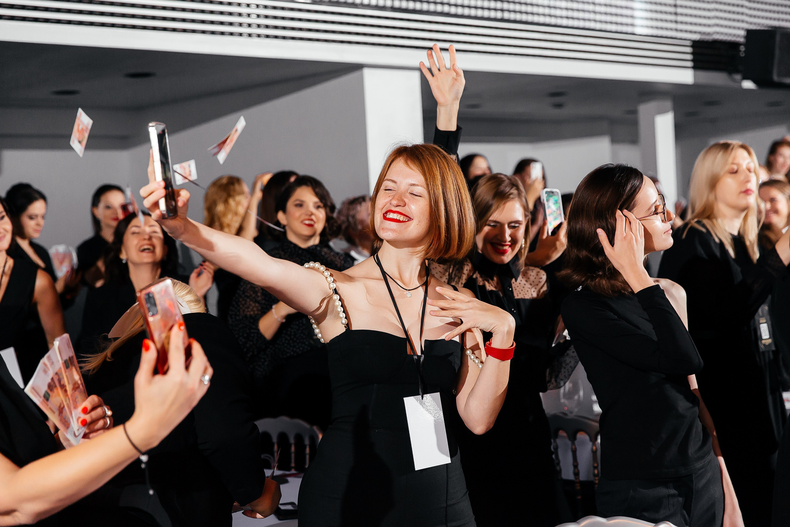 Фотозона+выступление спикеров. Фотограф в Красноярске Надежда Воскресенская