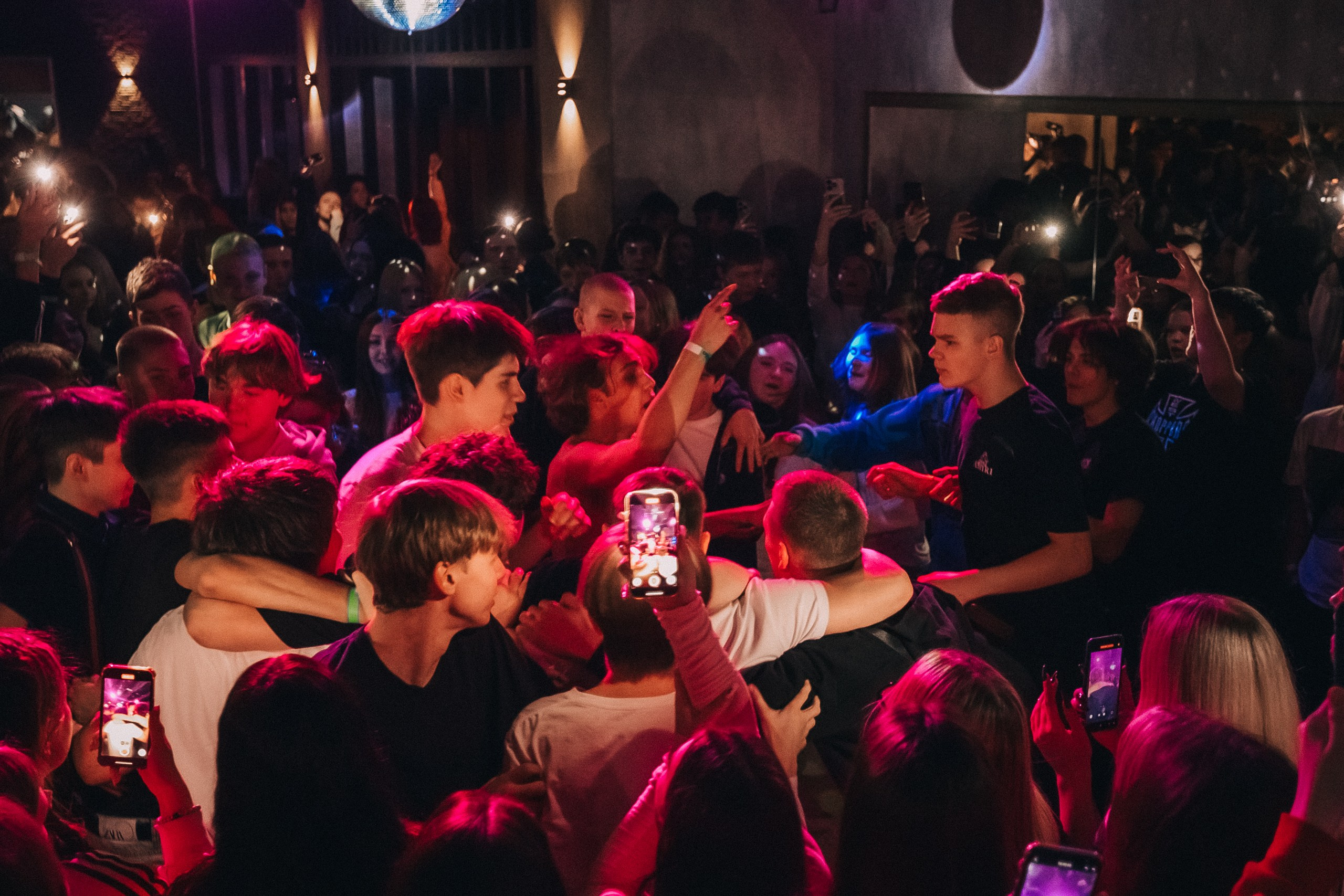 8 MARCH WOMENS DAY PARTY. Фотограф в Кемерово Владислав Шульц