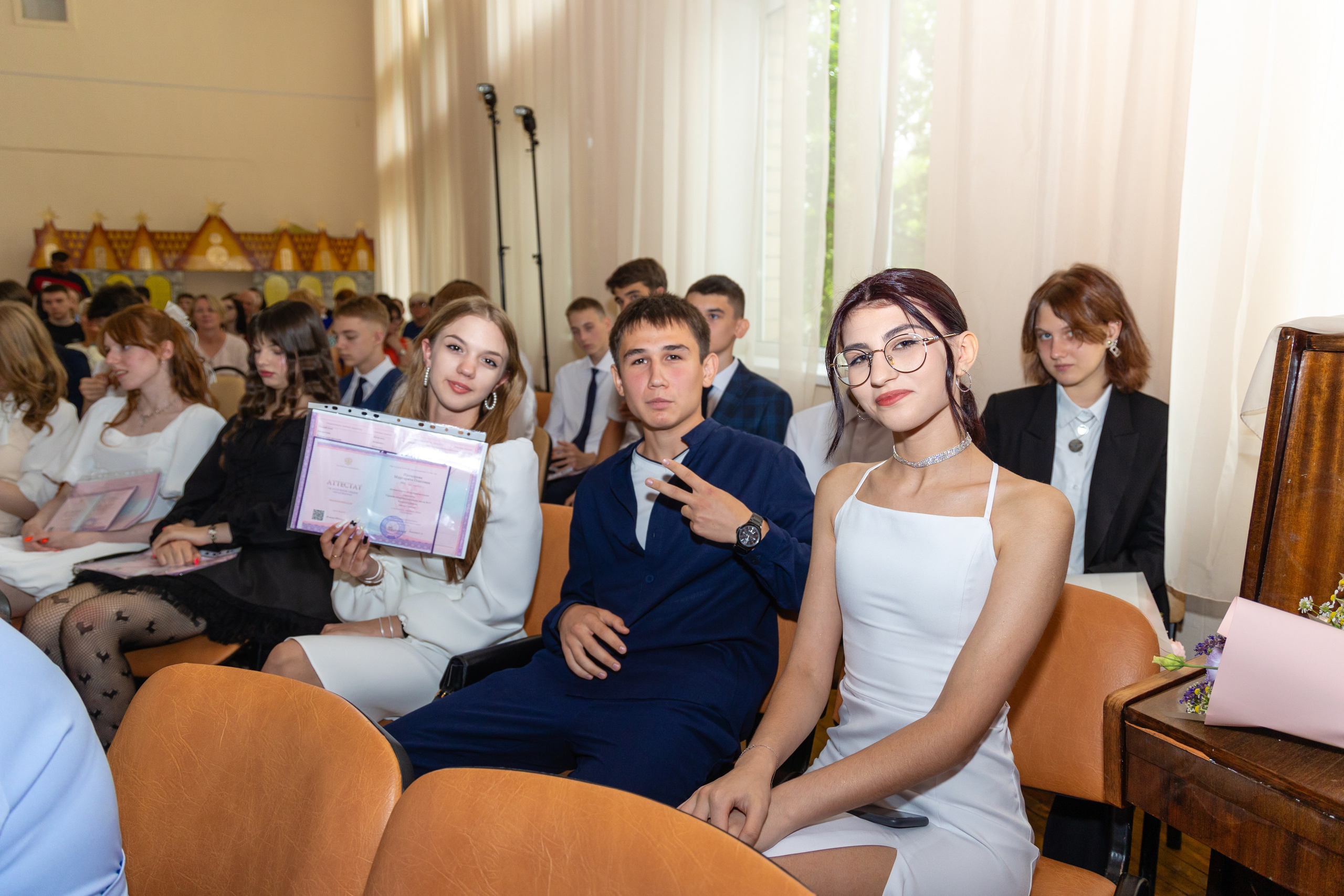 Выпускной в школе. Школьный фотограф Саратов Золотарь Ольга