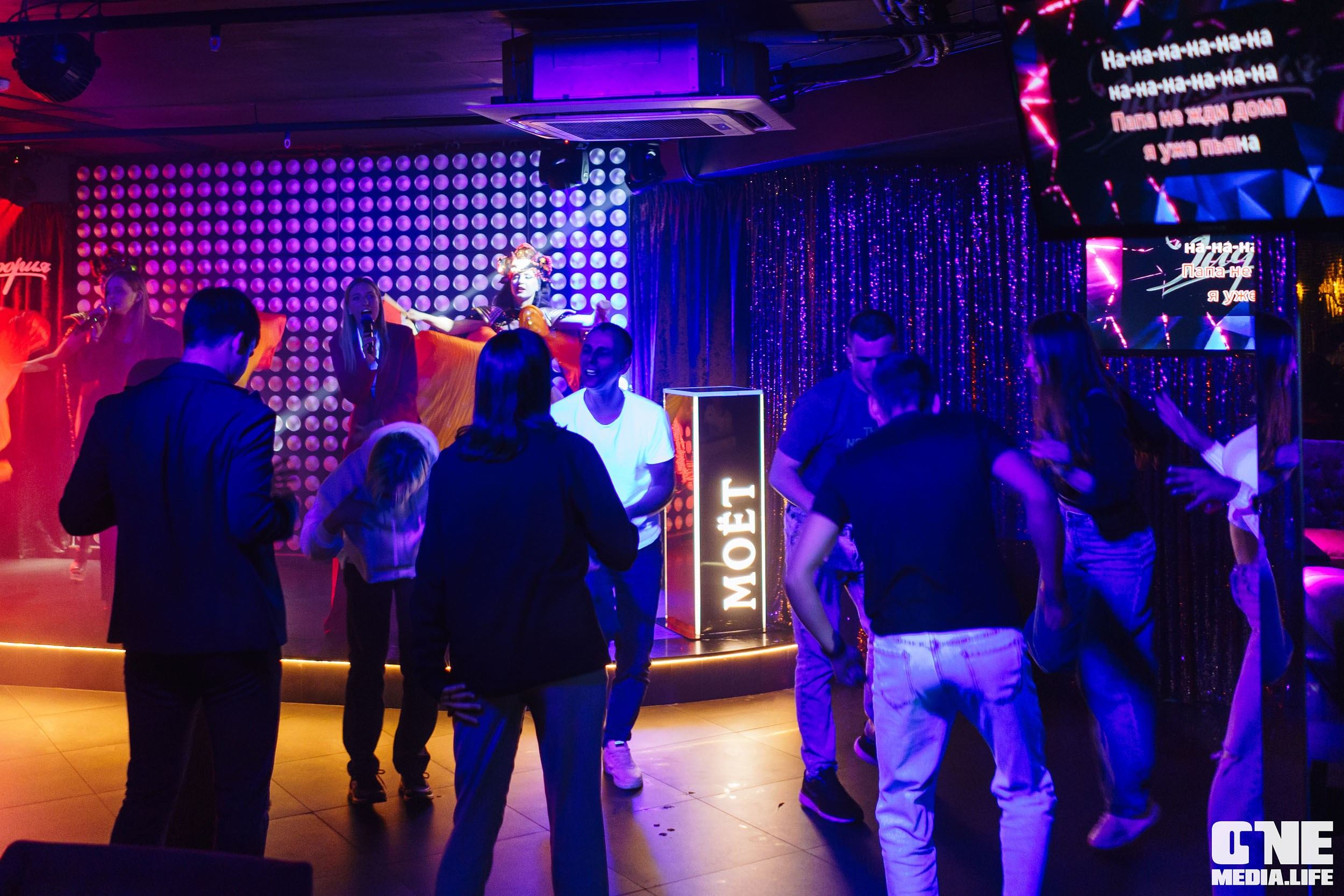 Караоке марафон в караоке-клубе Эйфория. One Media Life: фоторепортажи, фотоотчеты с мероприятий и заведений