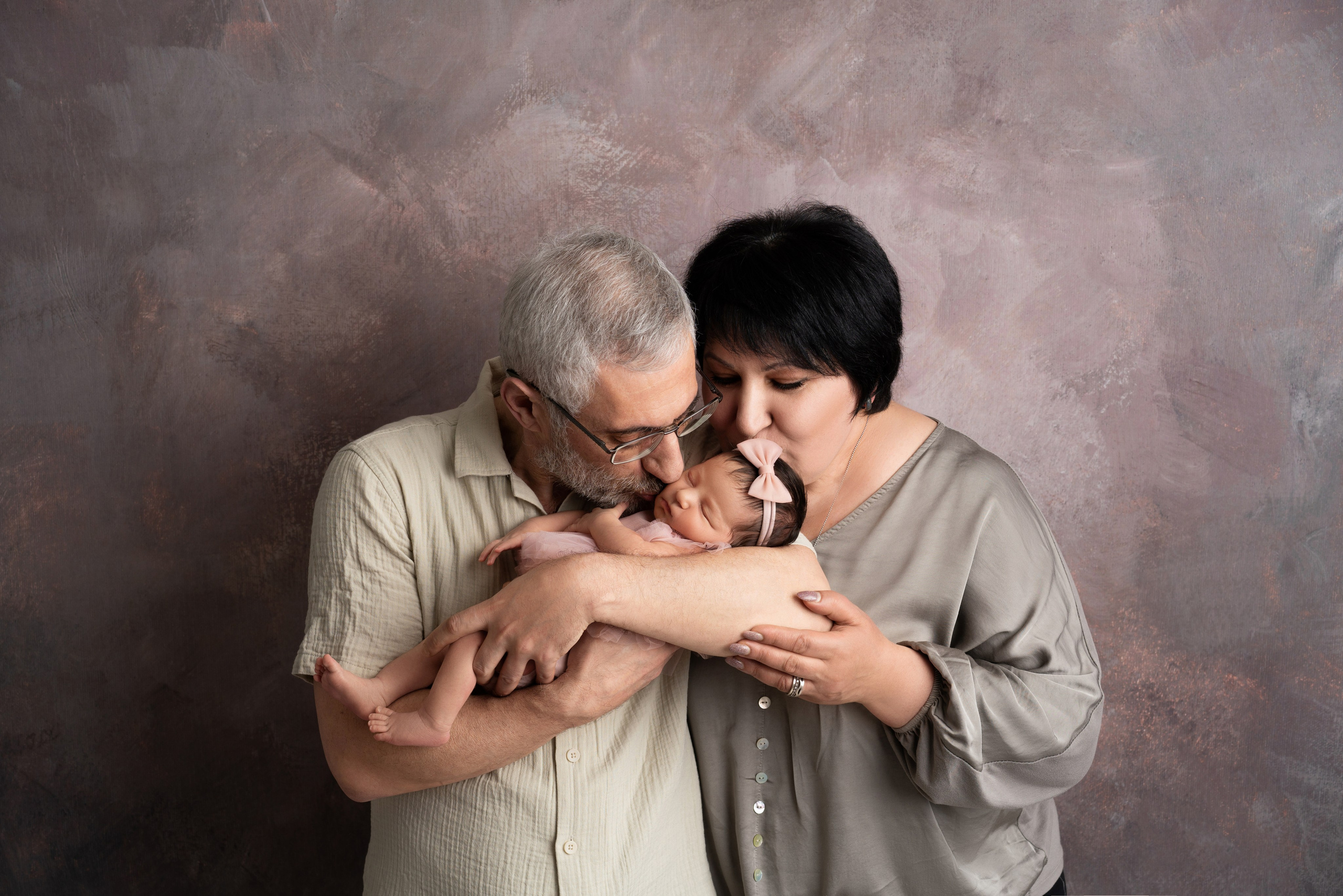 Семейные фотосессии с новорожденными | Трогательные кадры малышей и их близких в Москве и МО. Фотосессия новорожденных в Москве и Московской области | Профессиональный фотограф newborn — Татьяна Иванова