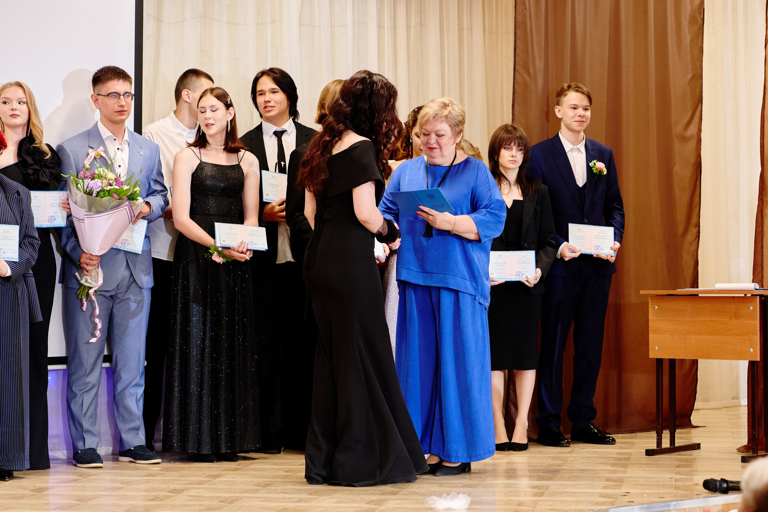 Выпускной 35 Сош. Фотограф Выпускные альбомы Таганрог Сергей Коробченко