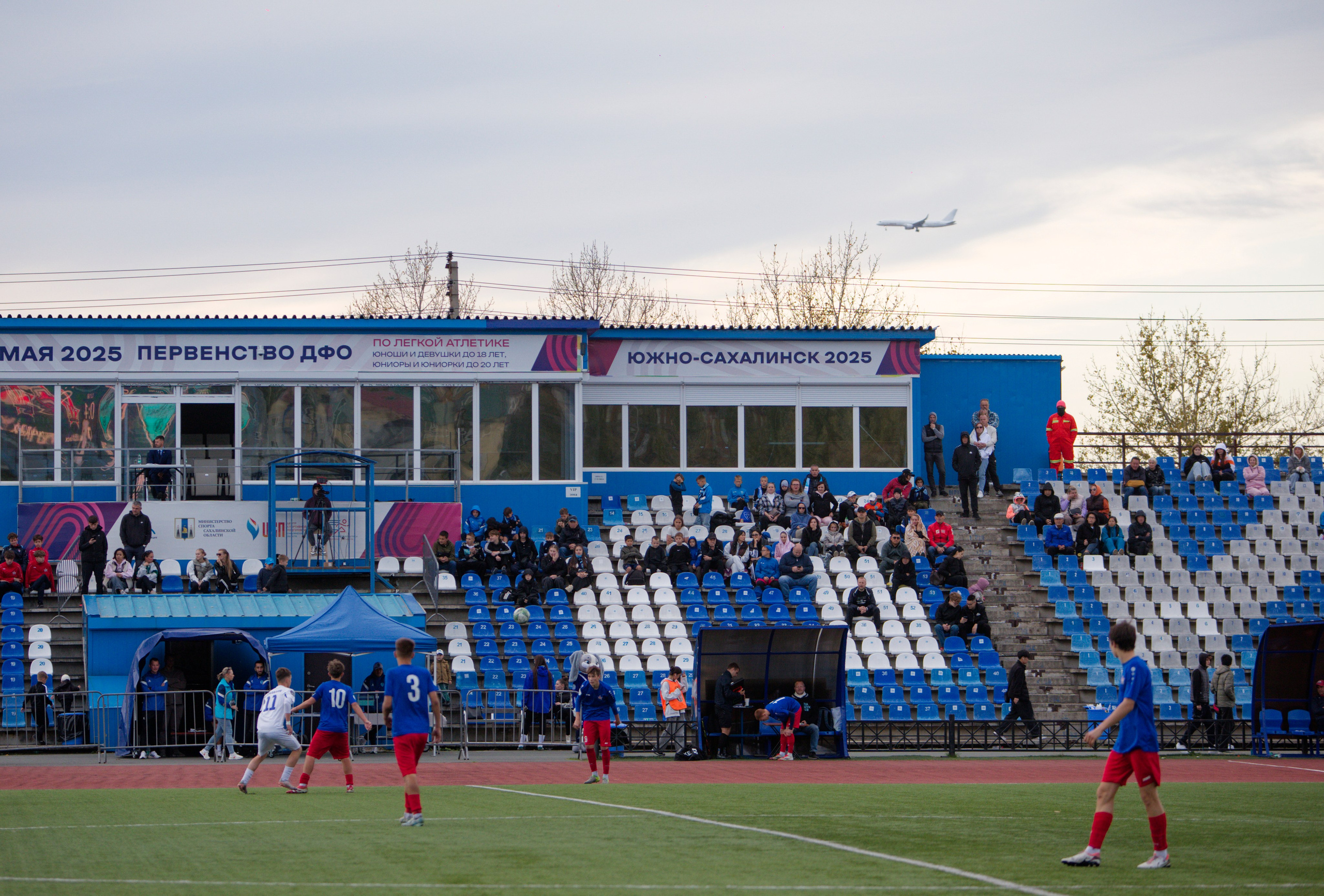 Матч ЮФЛ Сахалин-Хабаровск (U-18). Кутузов Евгений Фотограф в Южно-Сахалинске