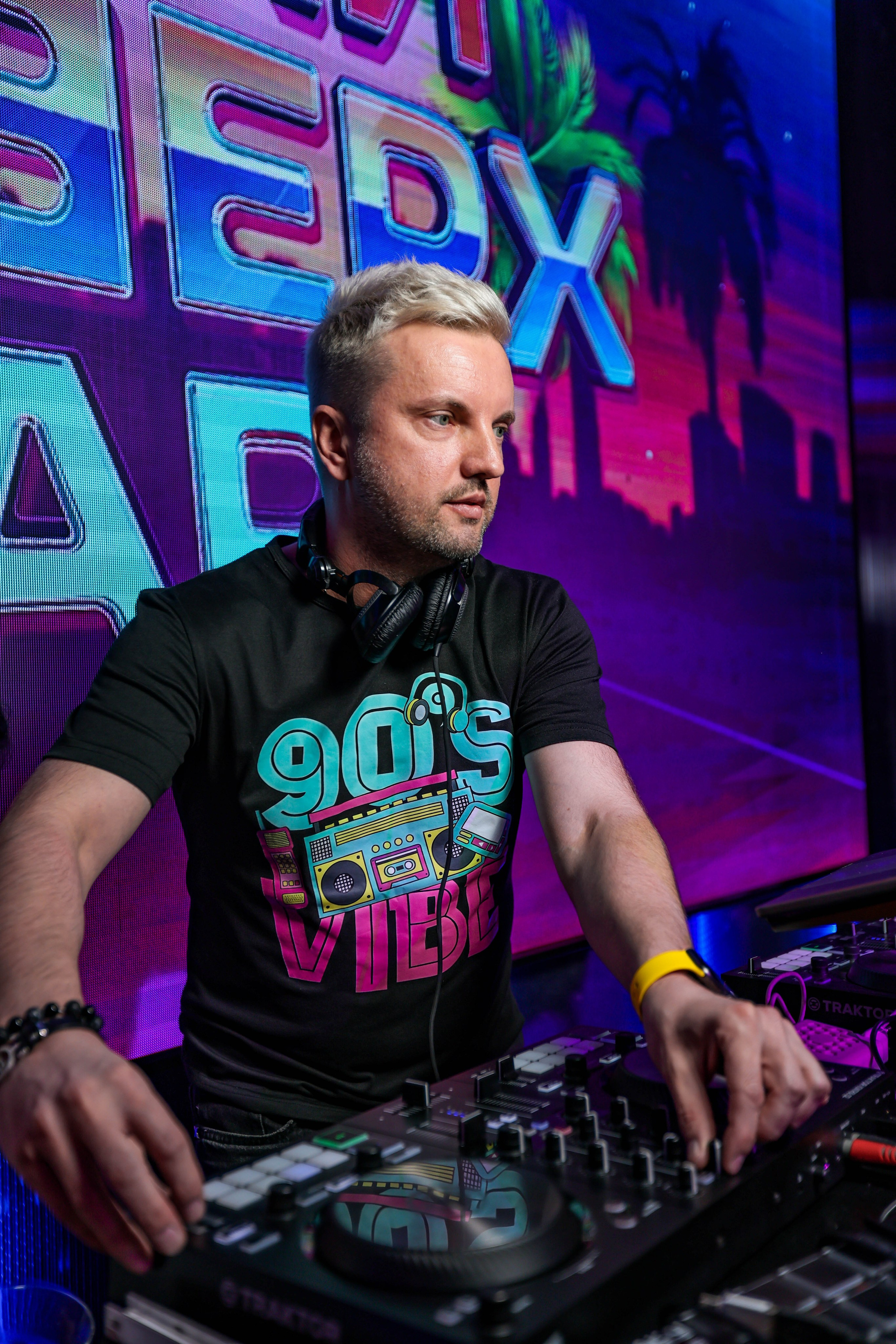 БАР РУКИ ВВЕРХ