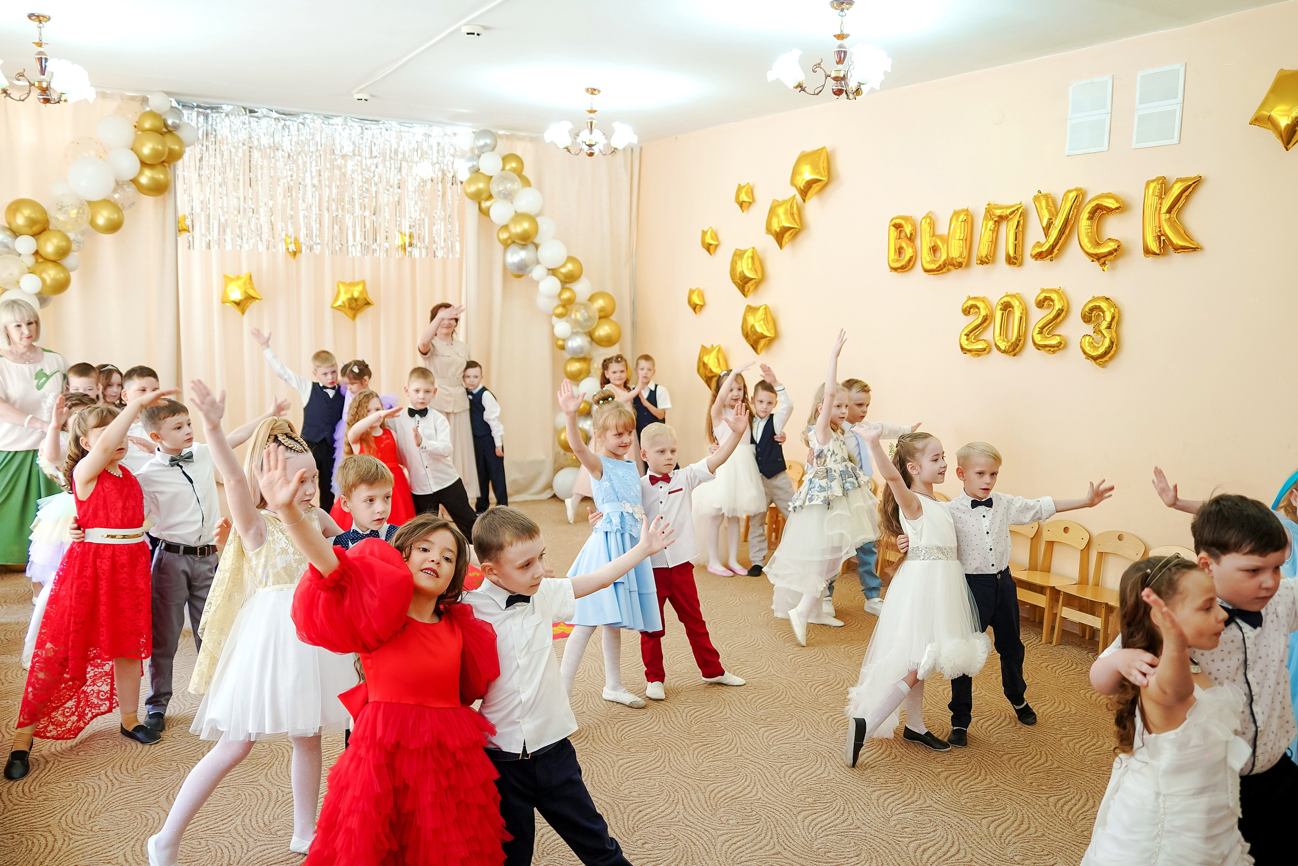 Фотосъемка видеосъёмка фотограф видеооператор новогодних утренников  в. Фотограф, видеооператор Нина Коршунова
