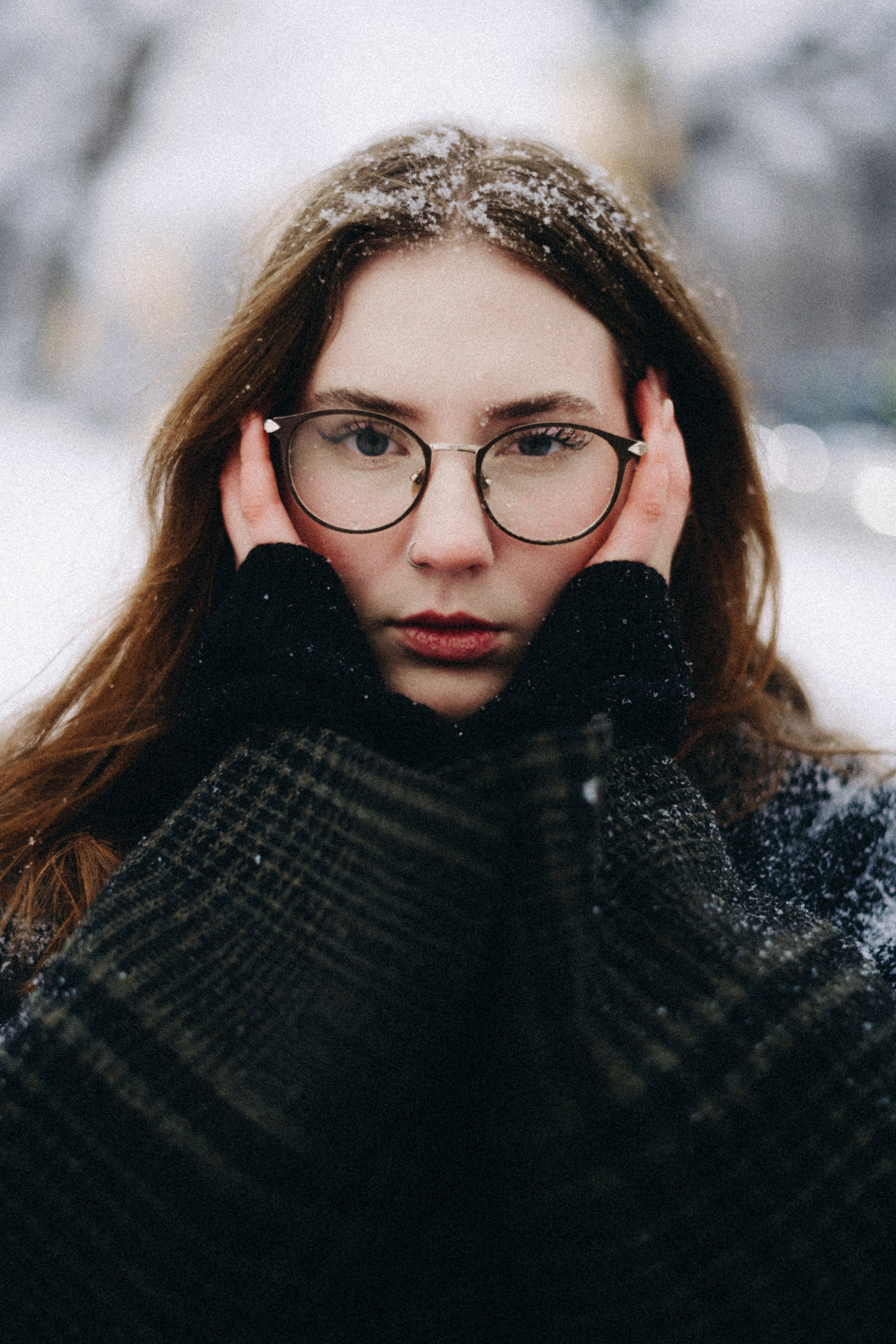 Женский портрет в снегопад