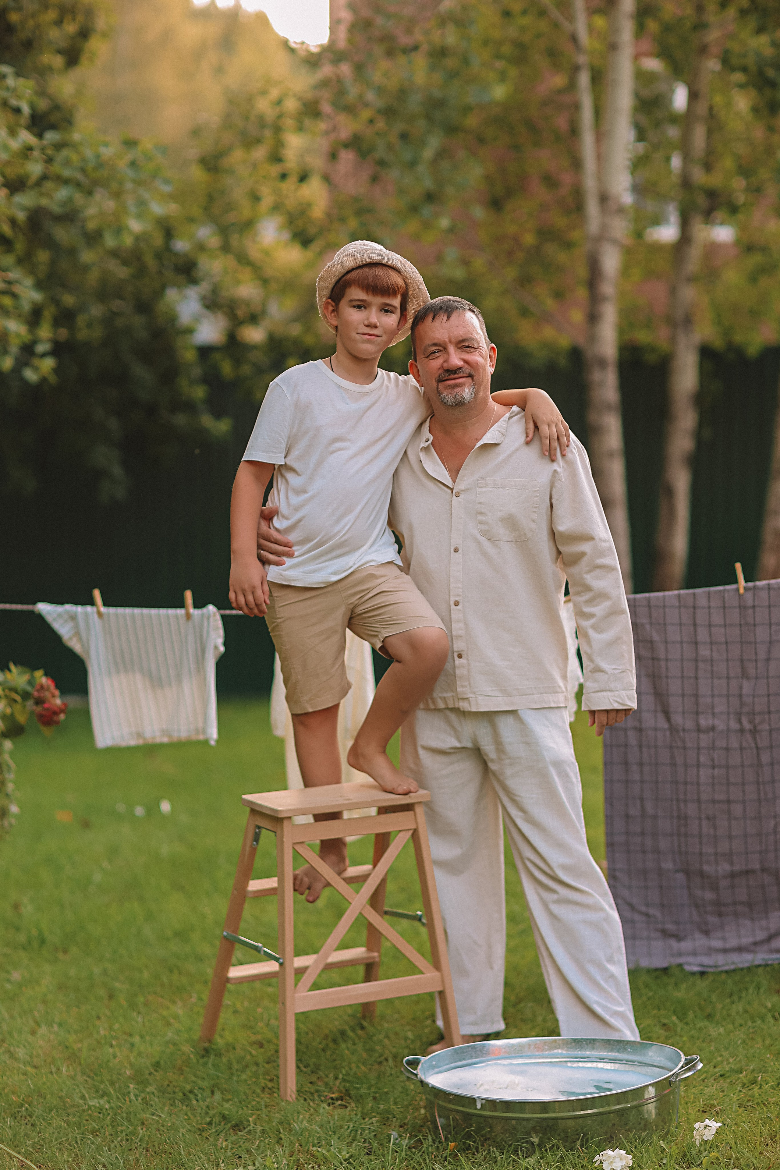Стирка у дома. Семейный фотограф Тюмень, фотограф на роды Салмина Мария