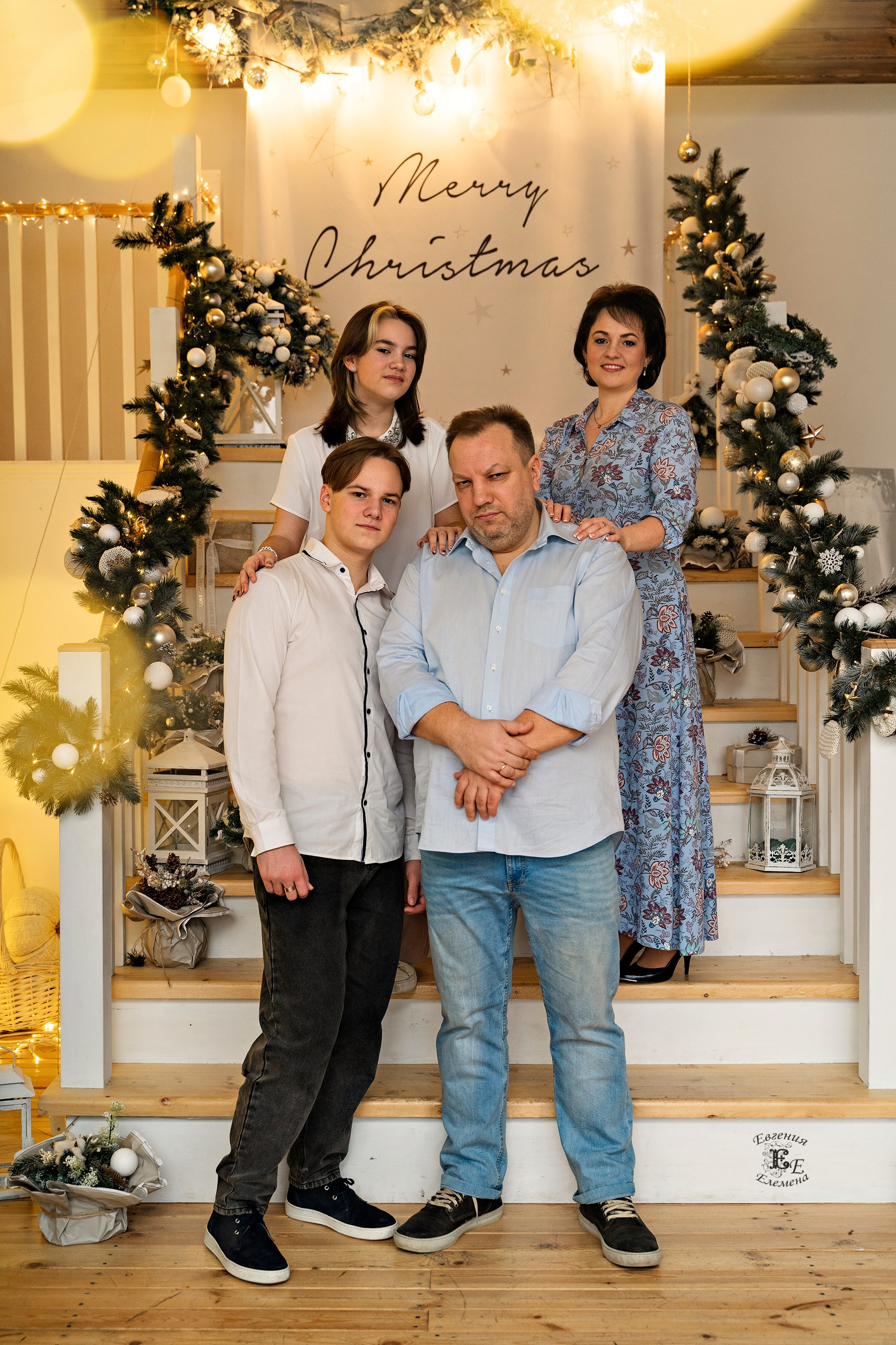 В студийном интерьере. Семейный и портретный фотограф в Санкт-Петербурге Евгения Елемена