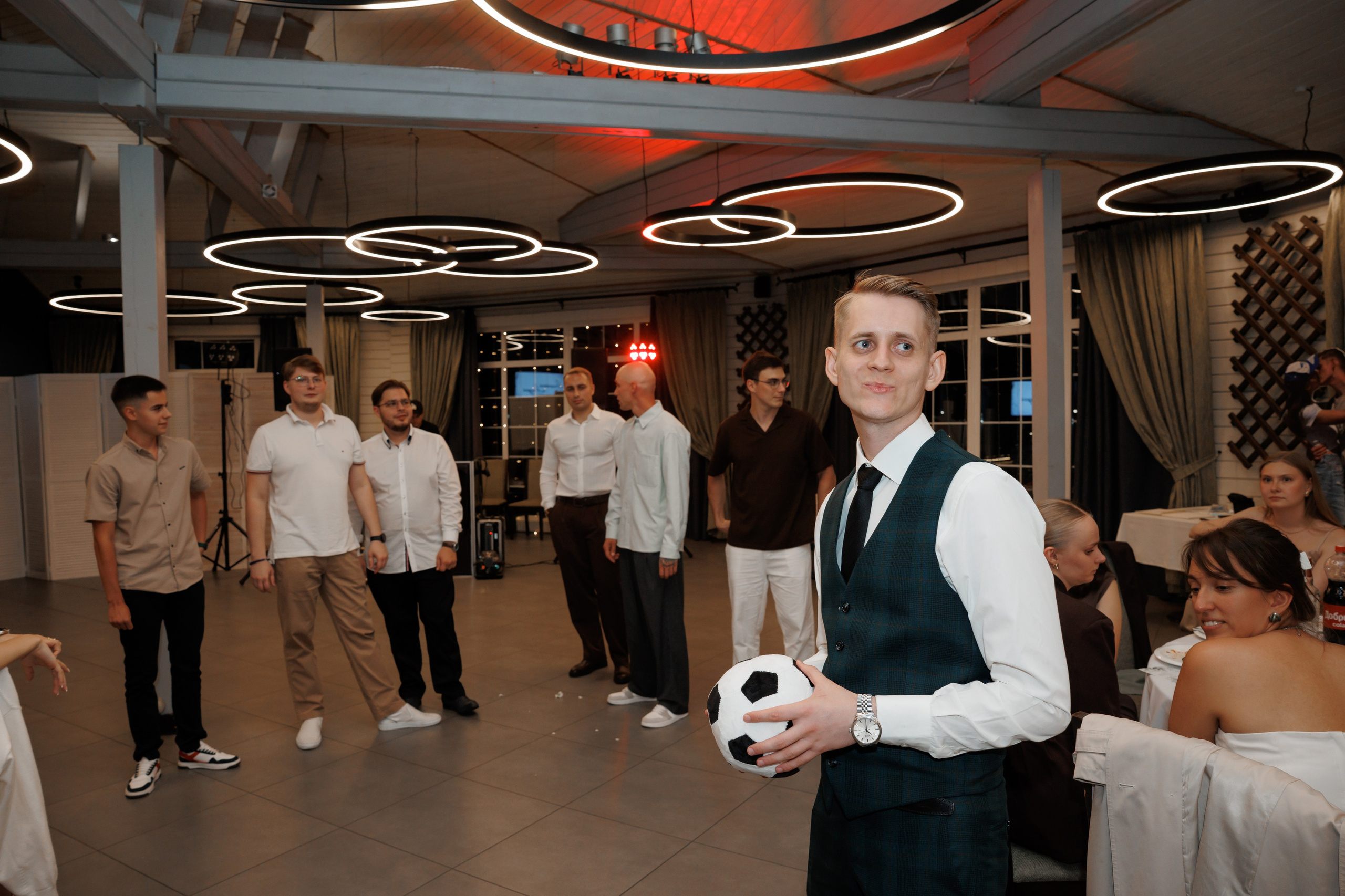 Регистрация в отеле Fish Point, ЗАГС Бутово, прогулка в Остафьево. Свадебный и репортажный фотограф (Москва, Королев и другие)