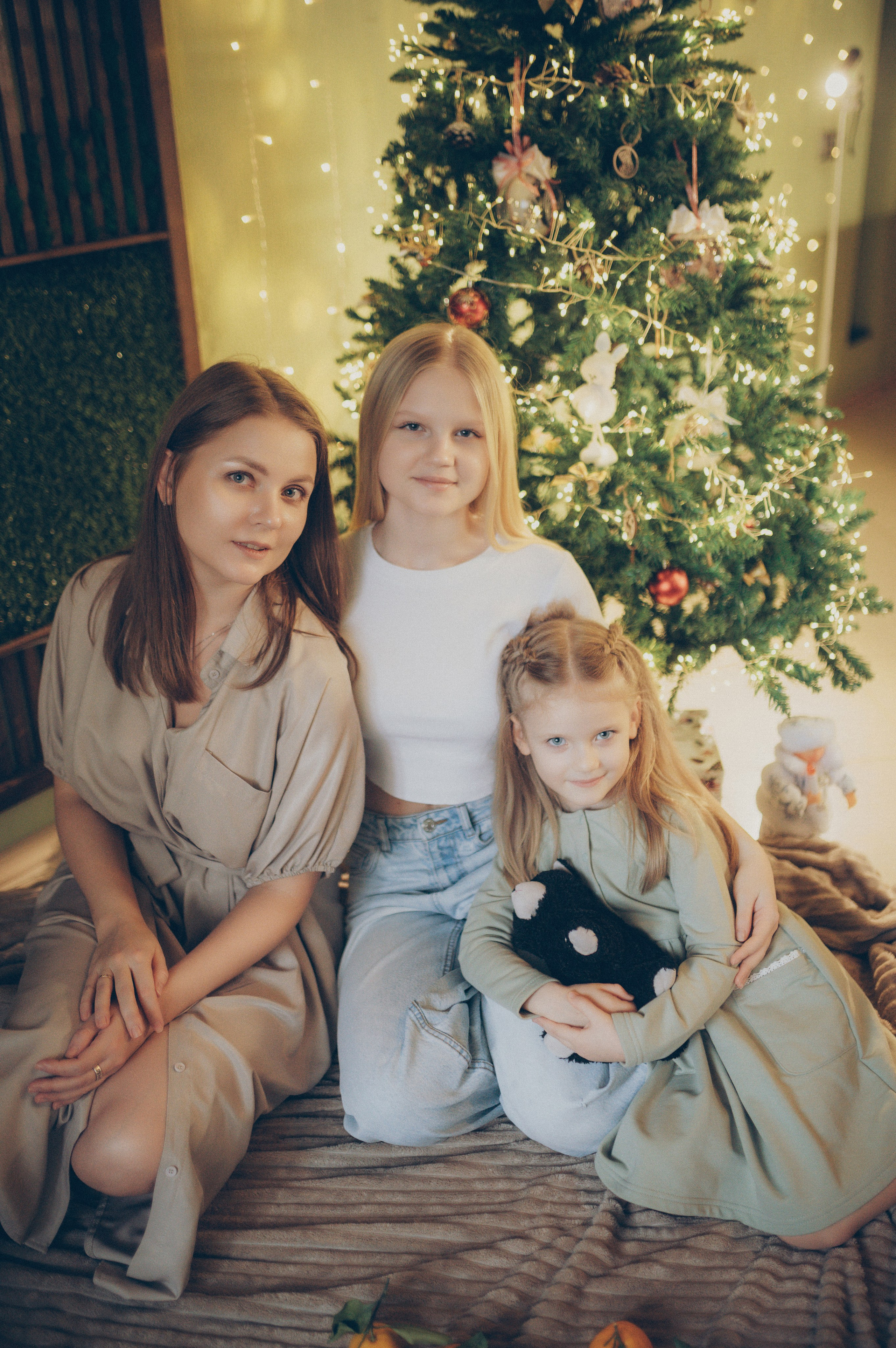 Тася, Соня, Женя и Илья (новогодняя домашняя). Фотограф, г. Лесной Свердловской области