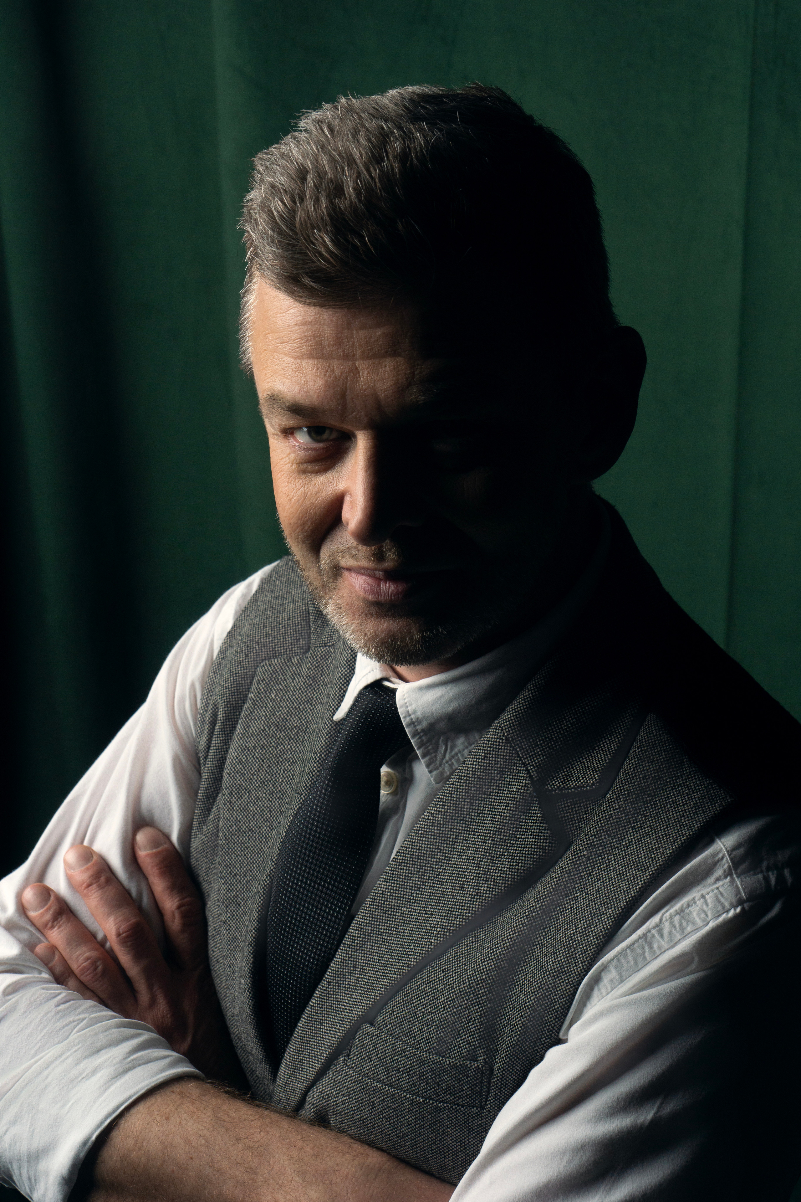 Мужской портреты в стиле Острых козырьков. Strona internetowa fotografki Elly Tev