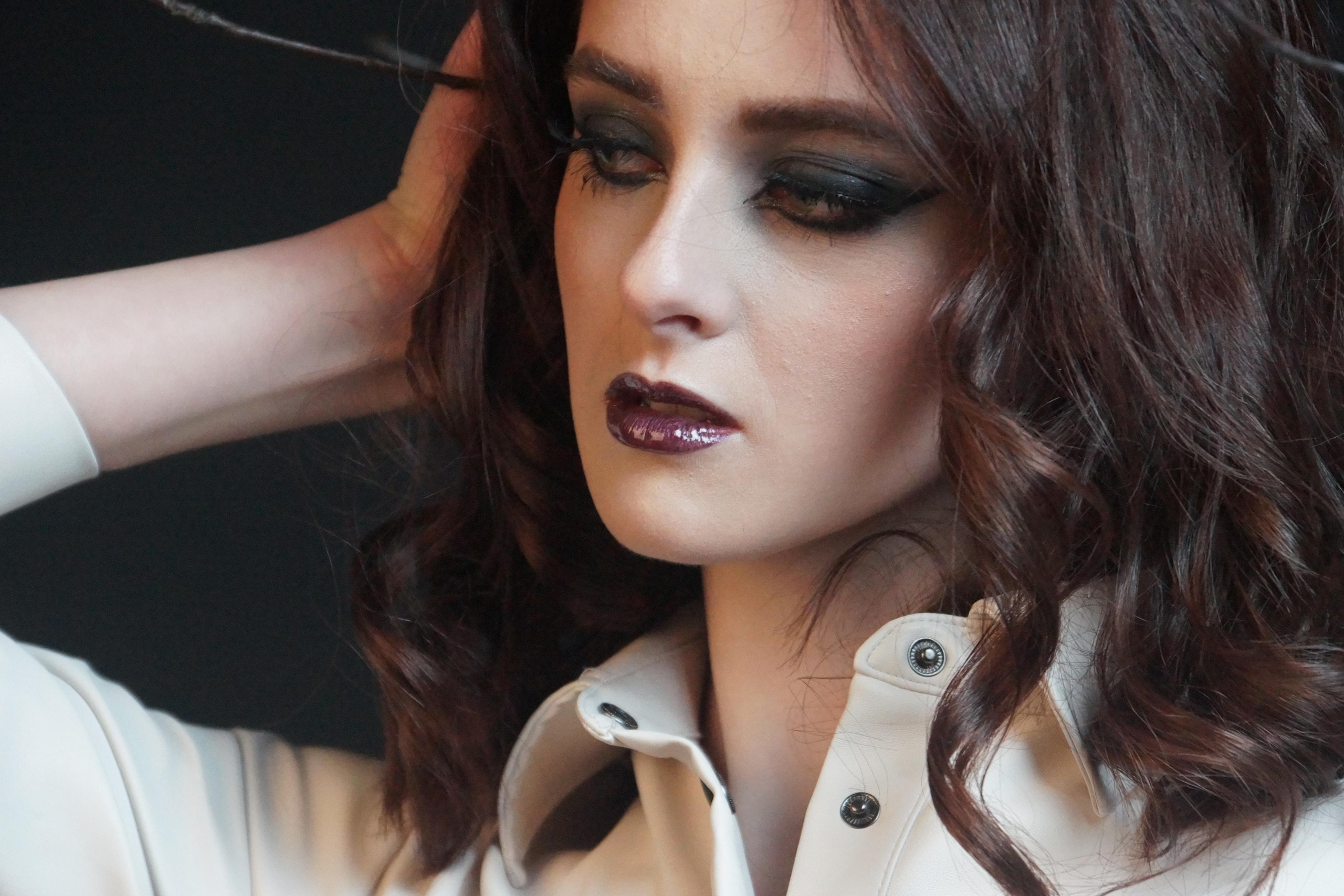 Стиль модных журналов 90-х годов. Strona internetowa fotografki Elly Tev