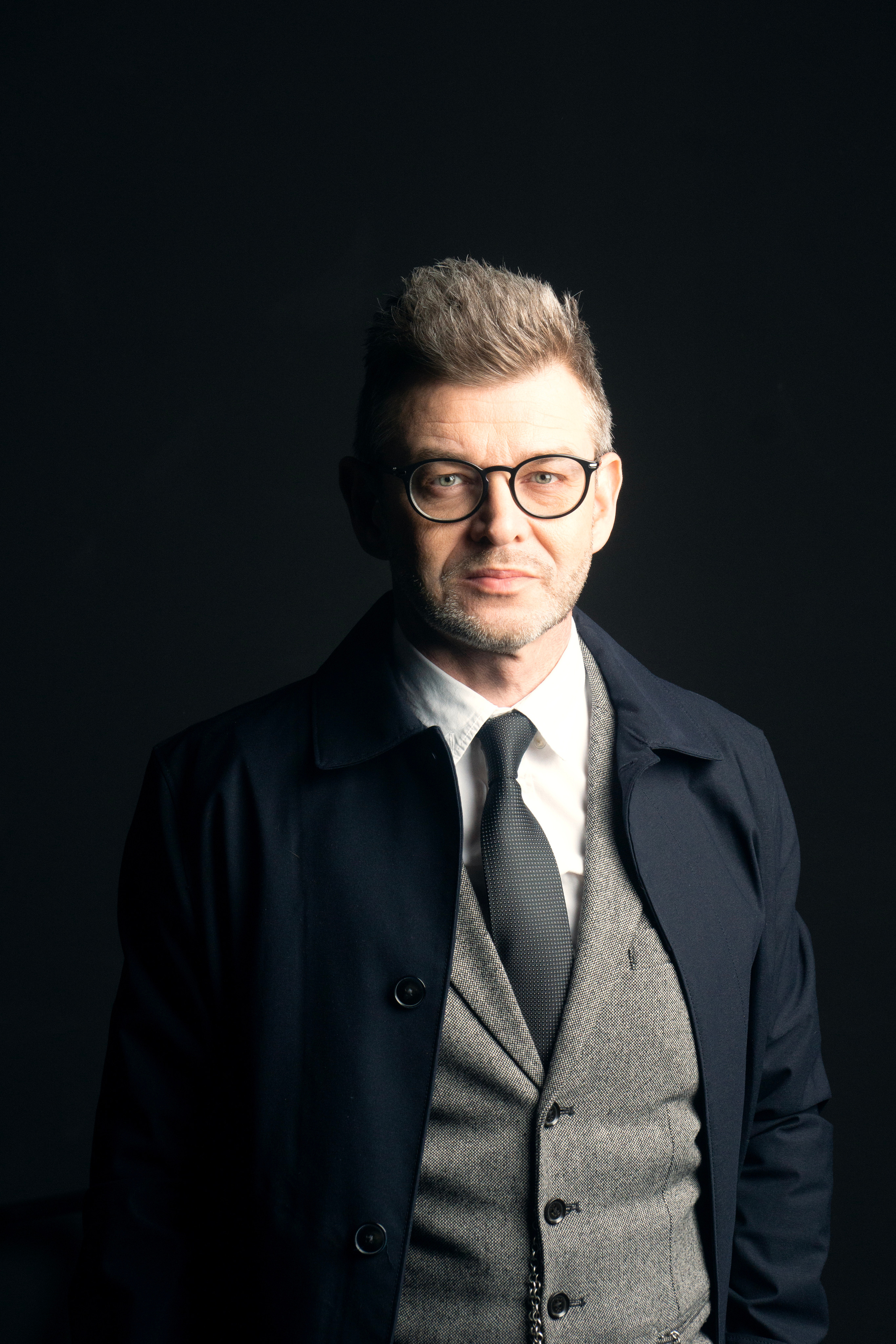 Мужской портреты в стиле Острых козырьков. Strona internetowa fotografki Elly Tev