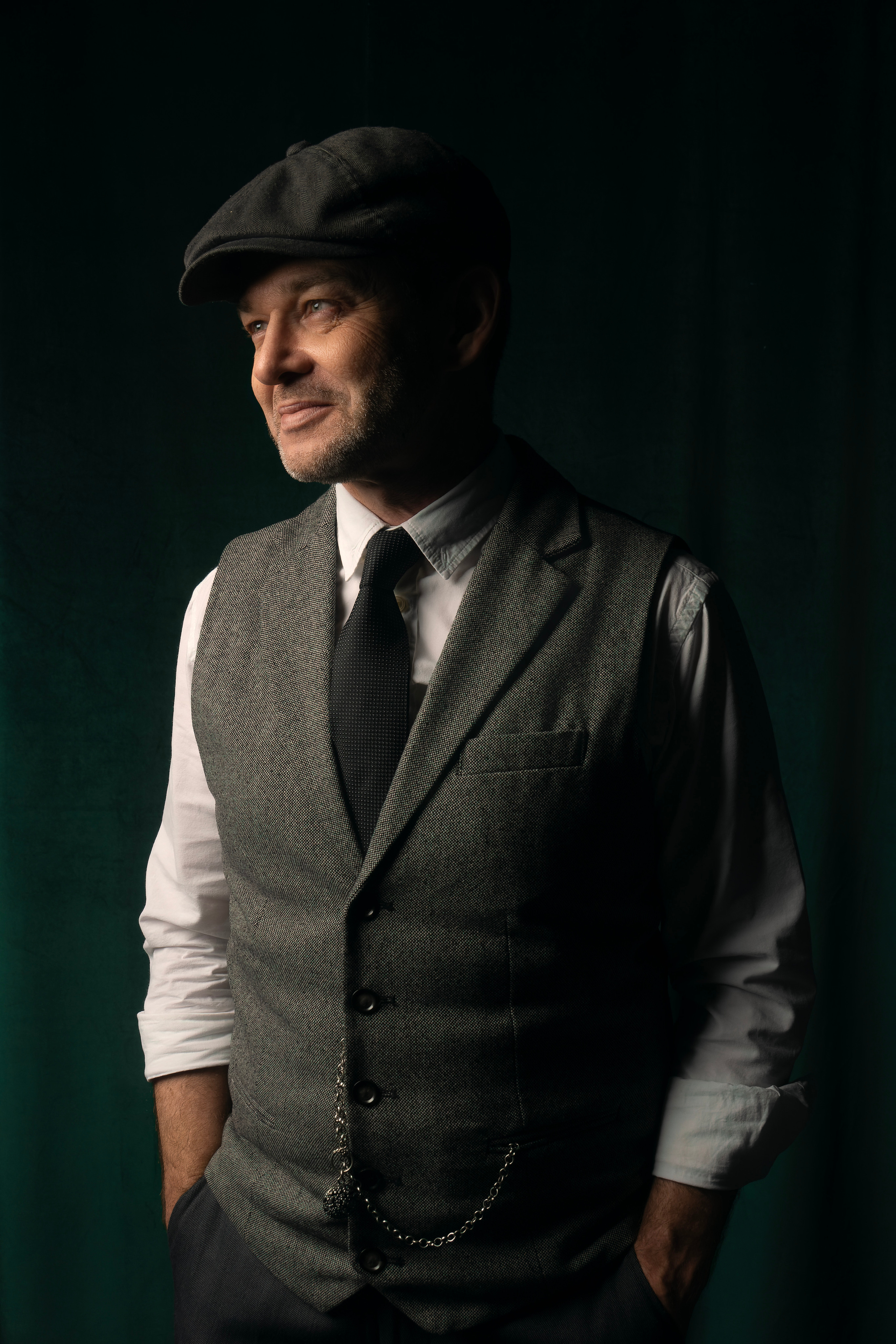 Мужской портрет в стиле Peaky Blinders