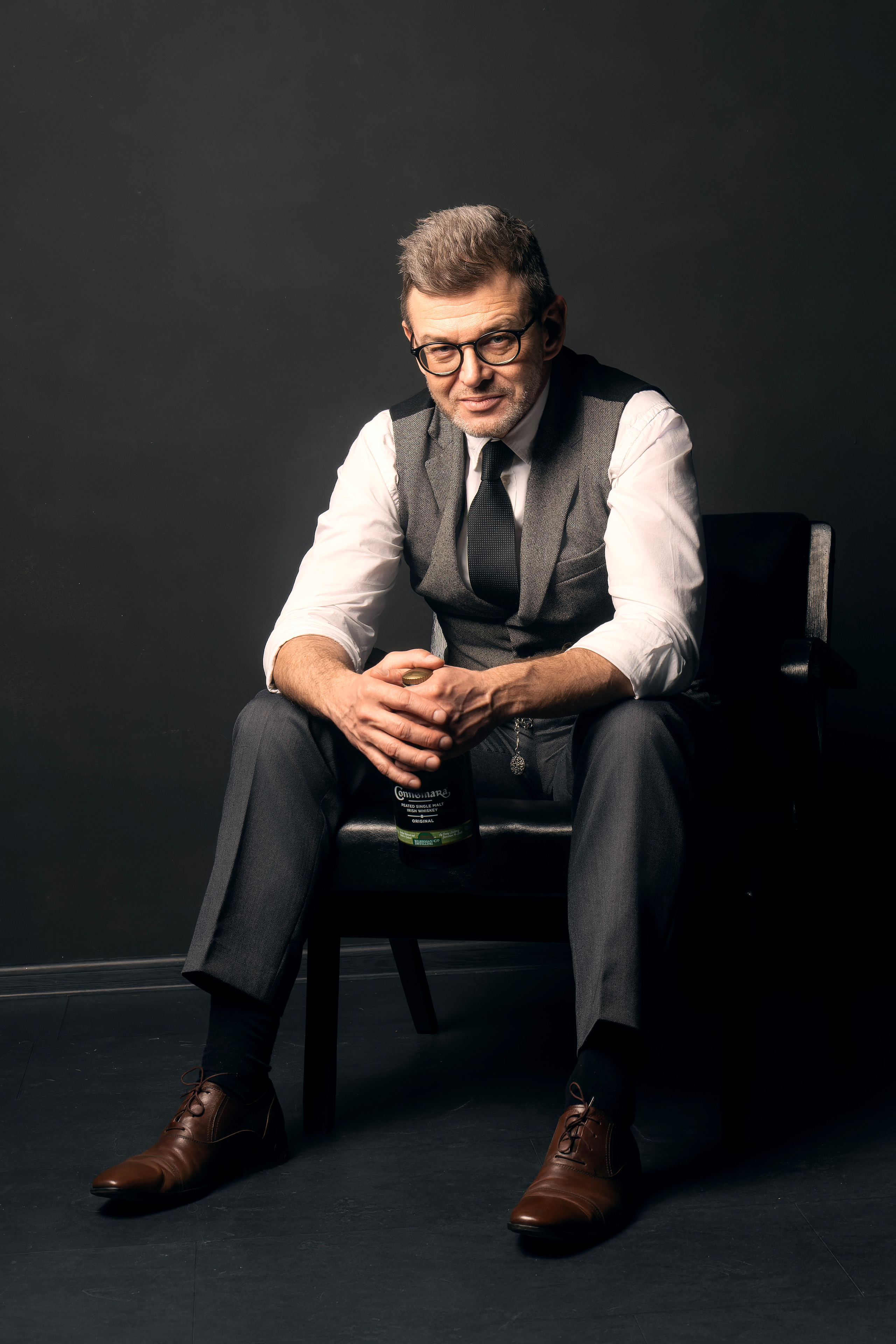 Мужской портреты в стиле Острых козырьков. Strona internetowa fotografki Elly Tev