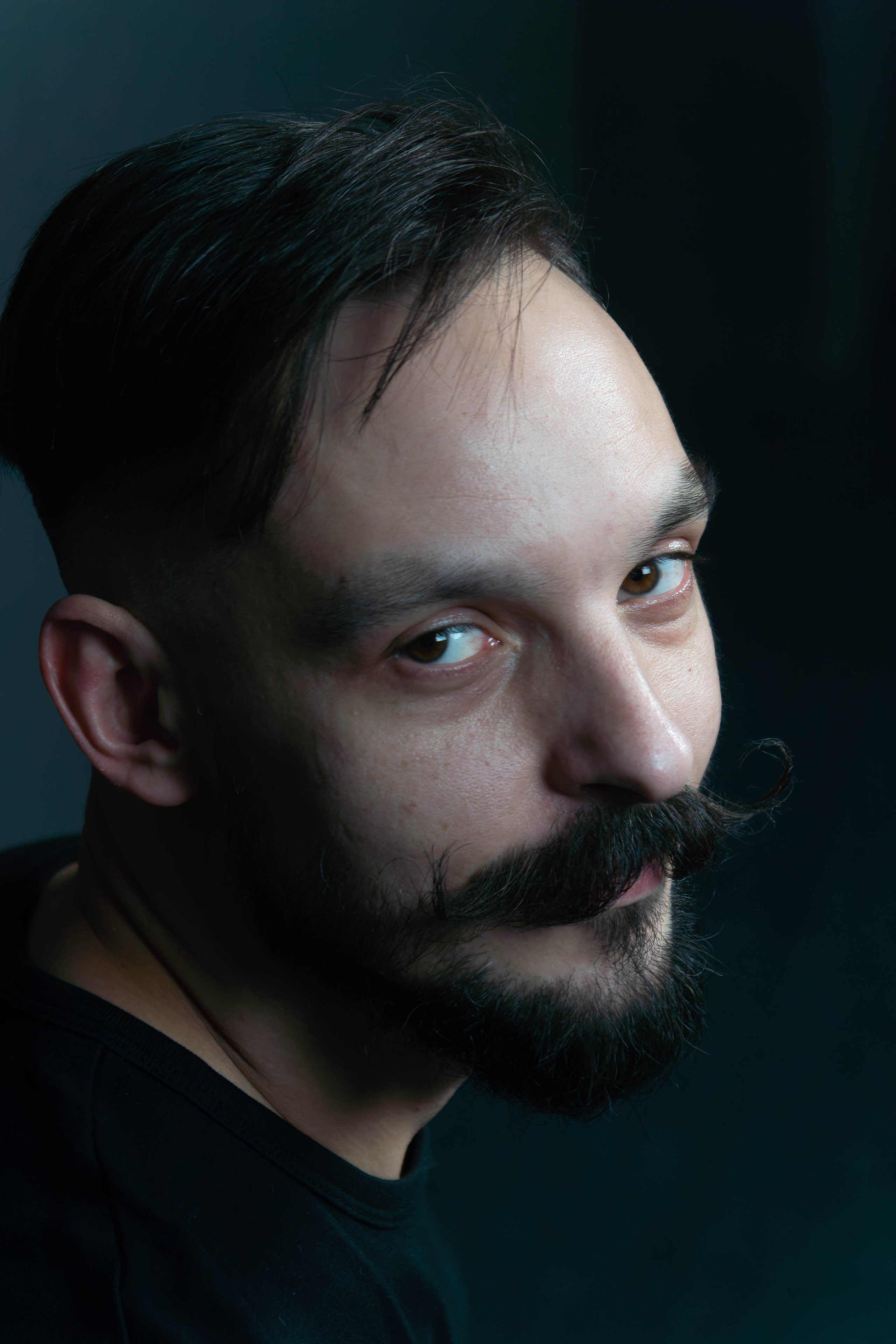 Мужской портрет в стиле "Пуаро". Strona internetowa fotografki Elly Tev