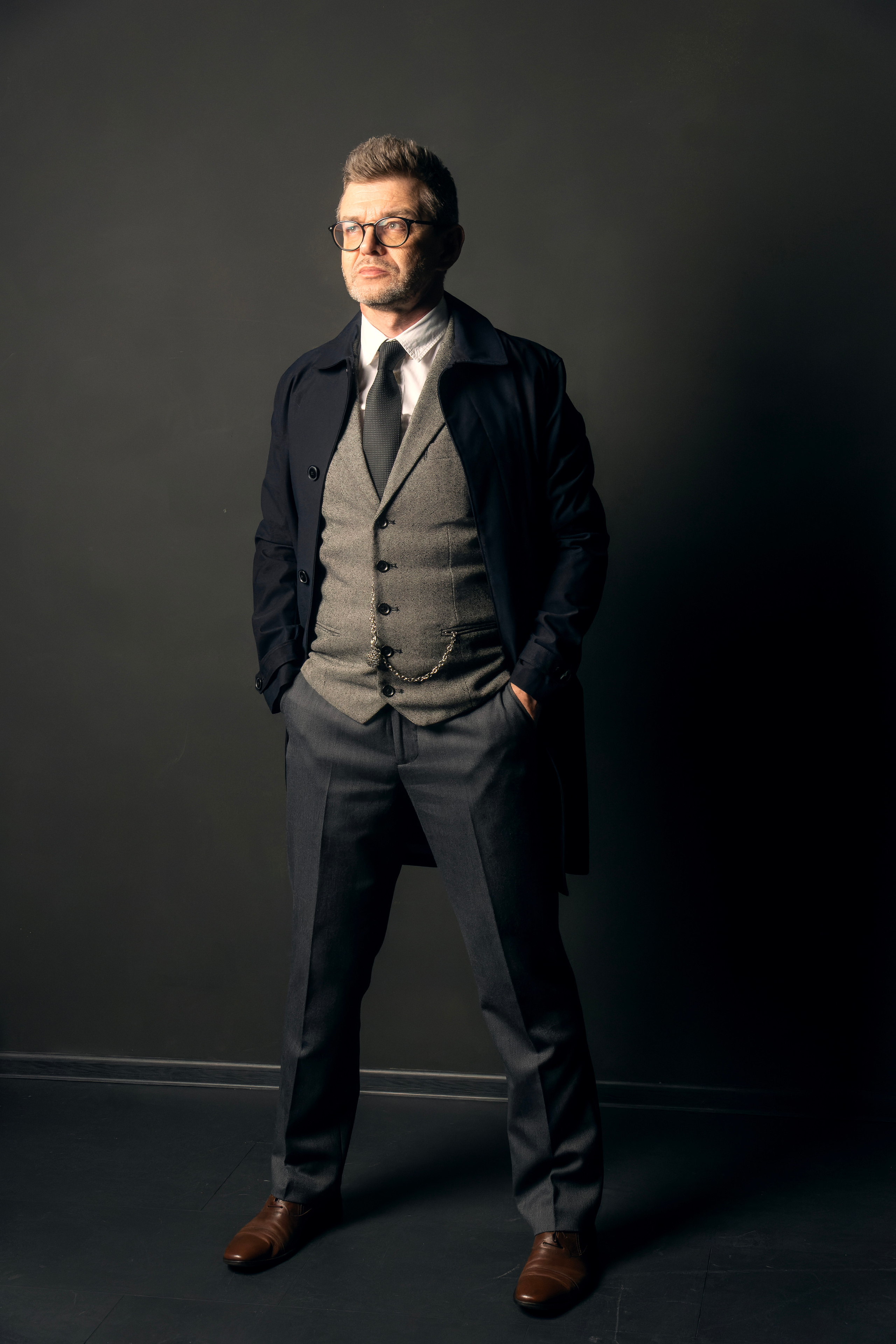 Мужской портреты в стиле Острых козырьков. Strona internetowa fotografki Elly Tev