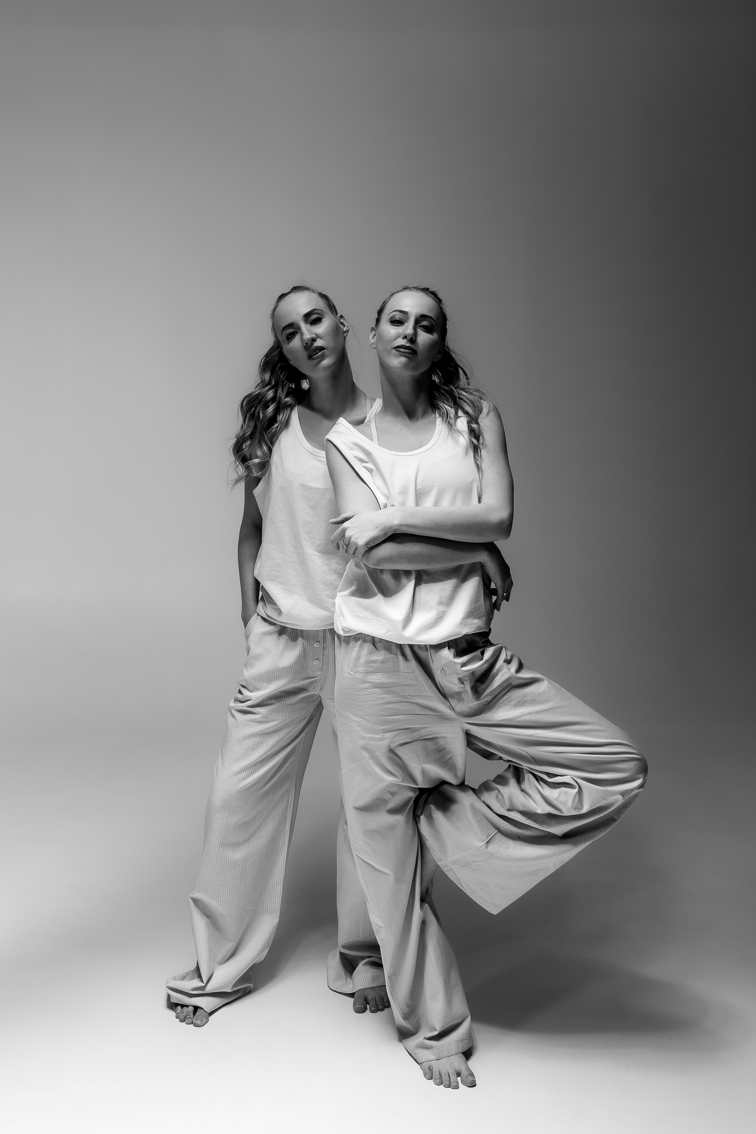 Вика и Настя