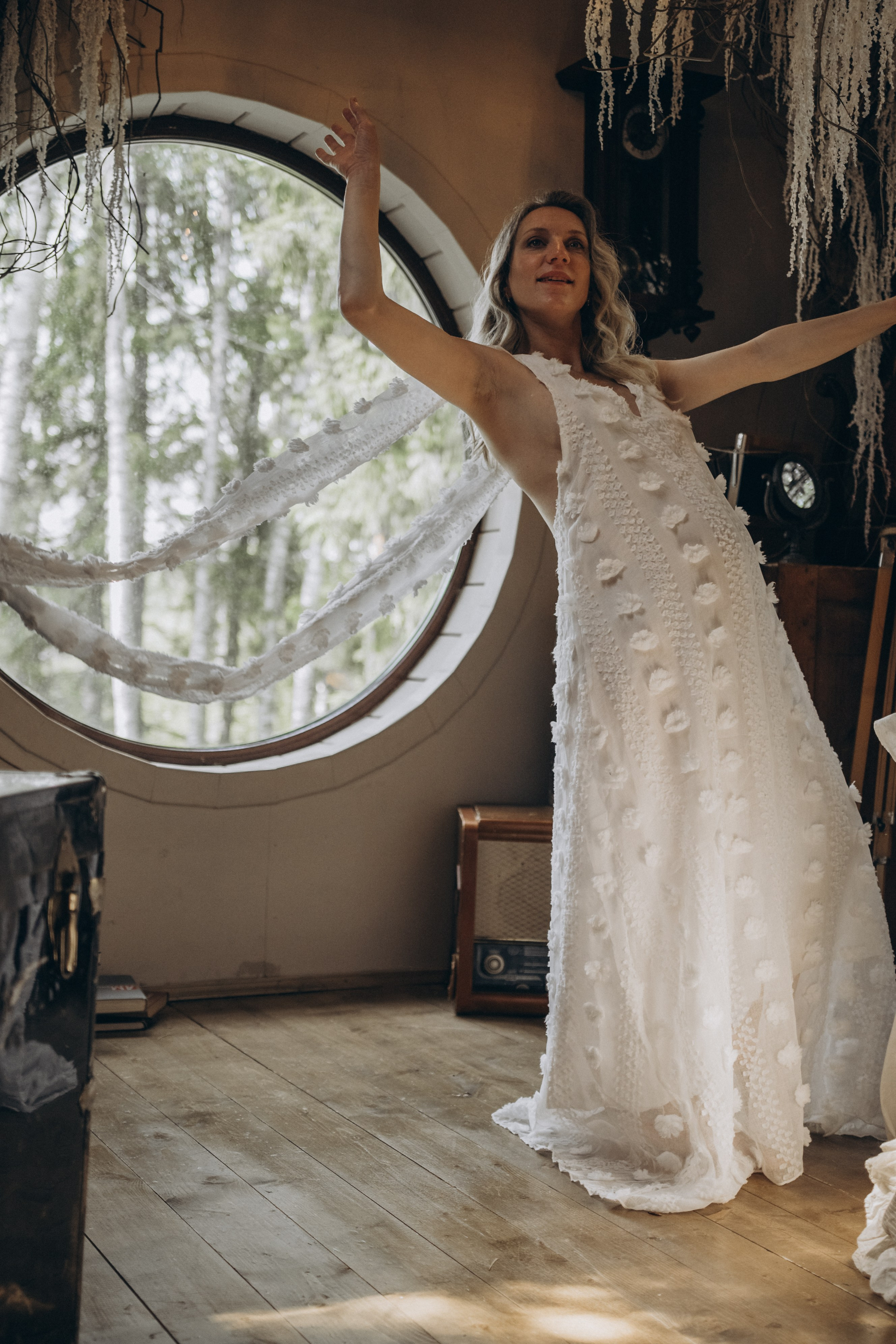 На заброшенном чердаке. Гаврилова Настя семейный фотограф lifestyle в Москве