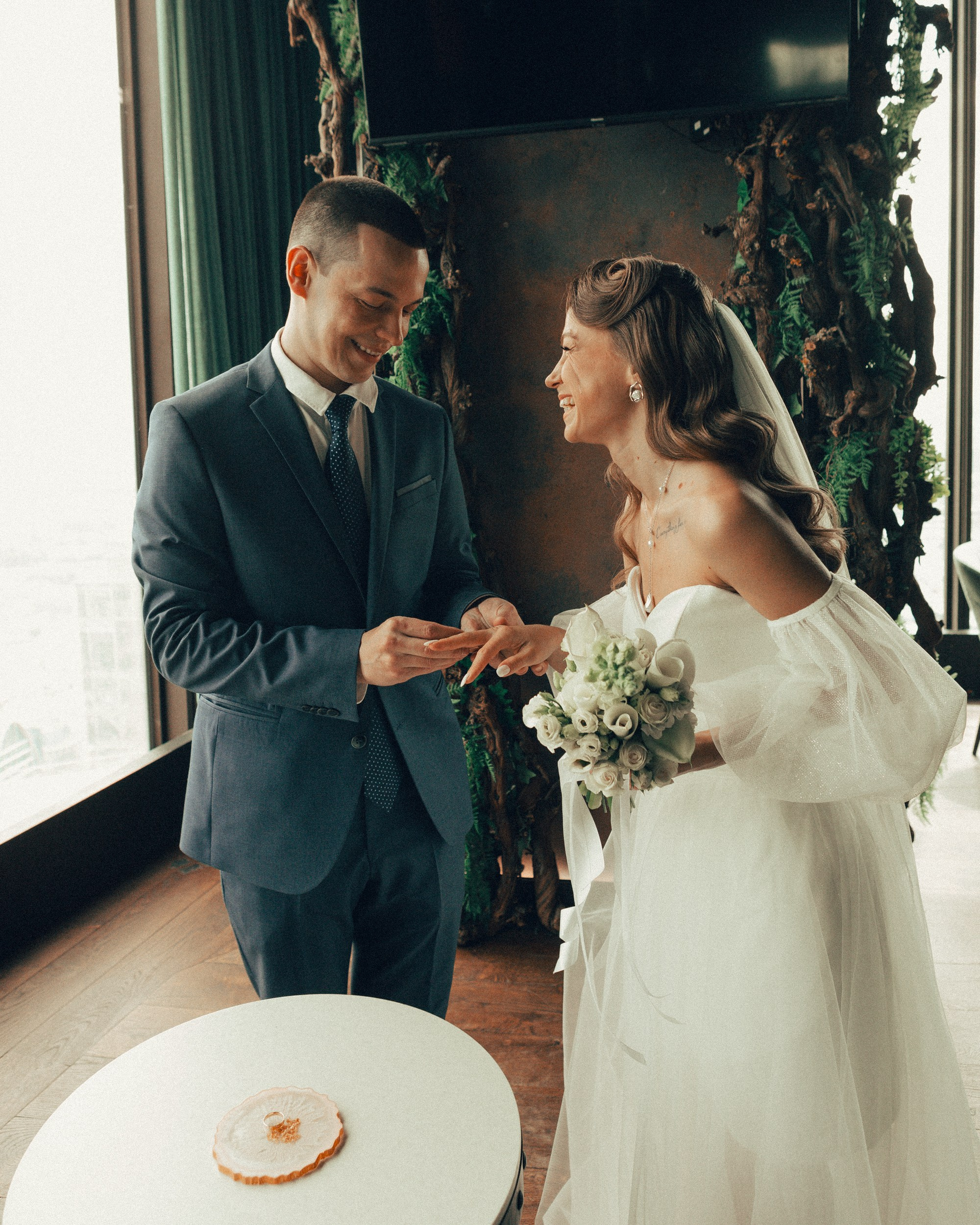 Это по любви