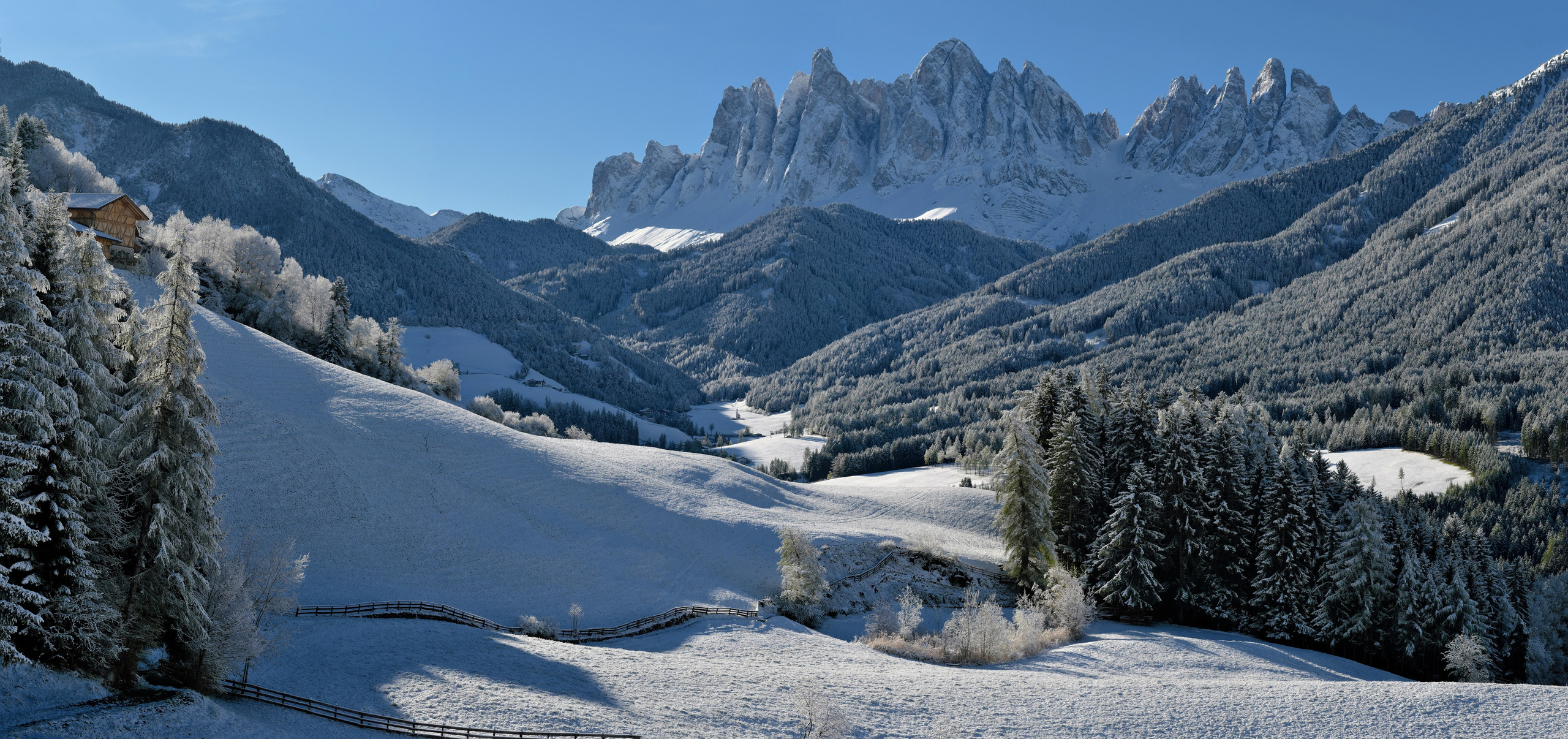 Фотографии для интерьера. Oleg Samoilov is a documentary photographer for brands that value an honest story