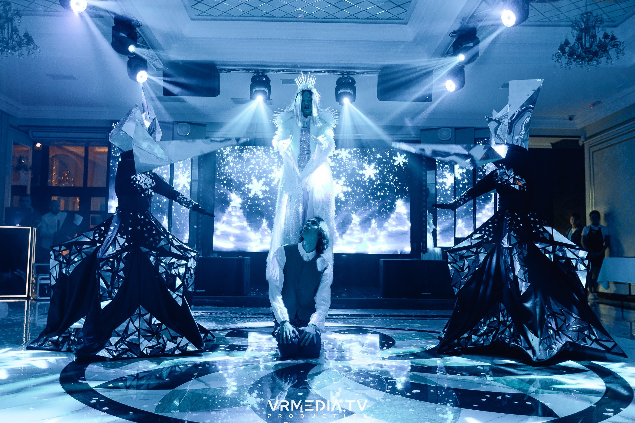 Новогодний вечер в ресторане «Лазурный Берег»