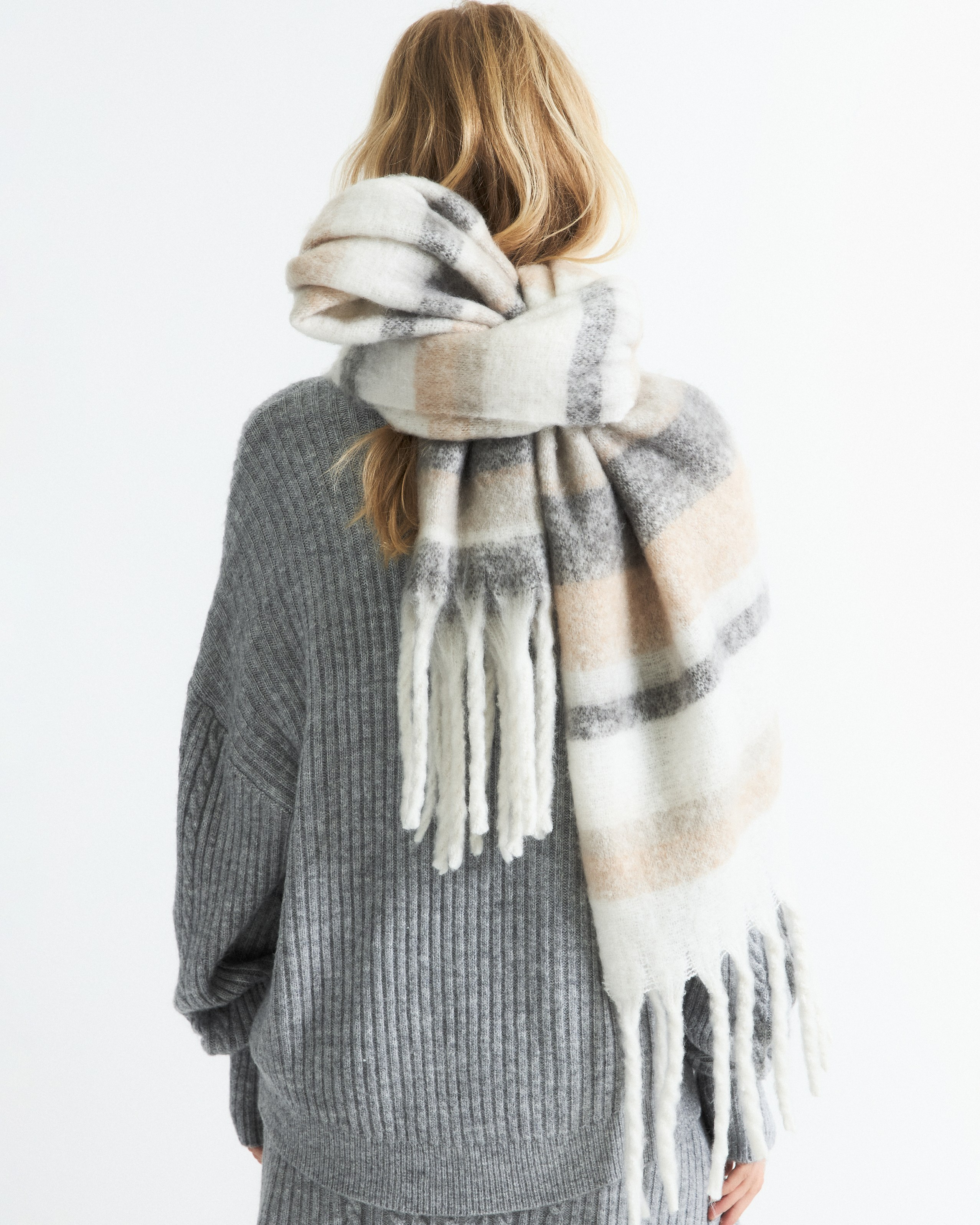 Lookbook Accessories GJ 2025. Фотограф для брендов в Москве