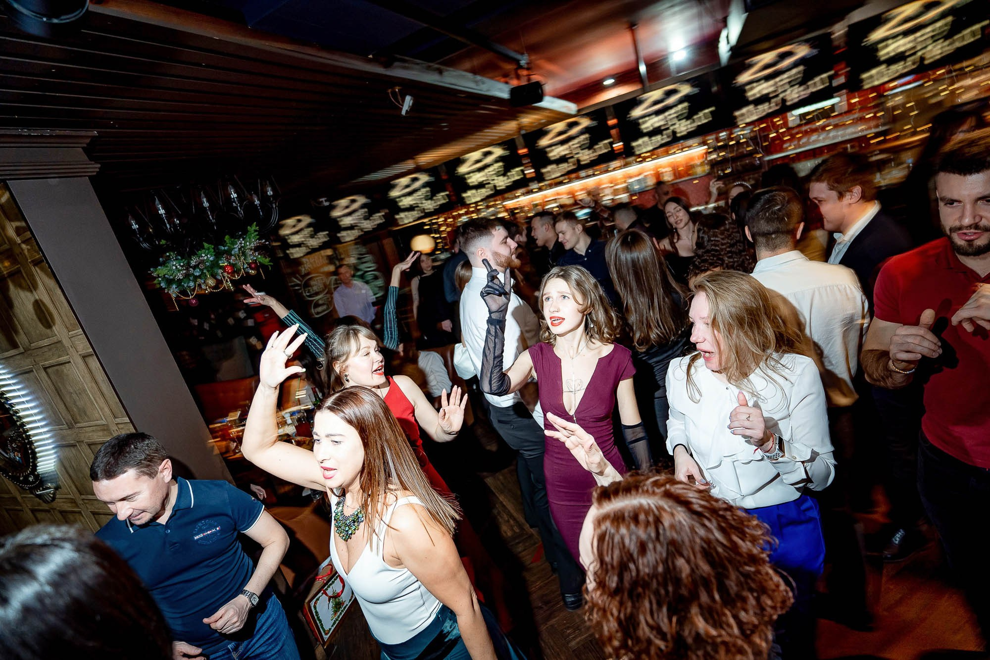 Новый год 2024 в Peoples. Сергей Кошкин. Репортажная и ивент-фотография в Сургуте