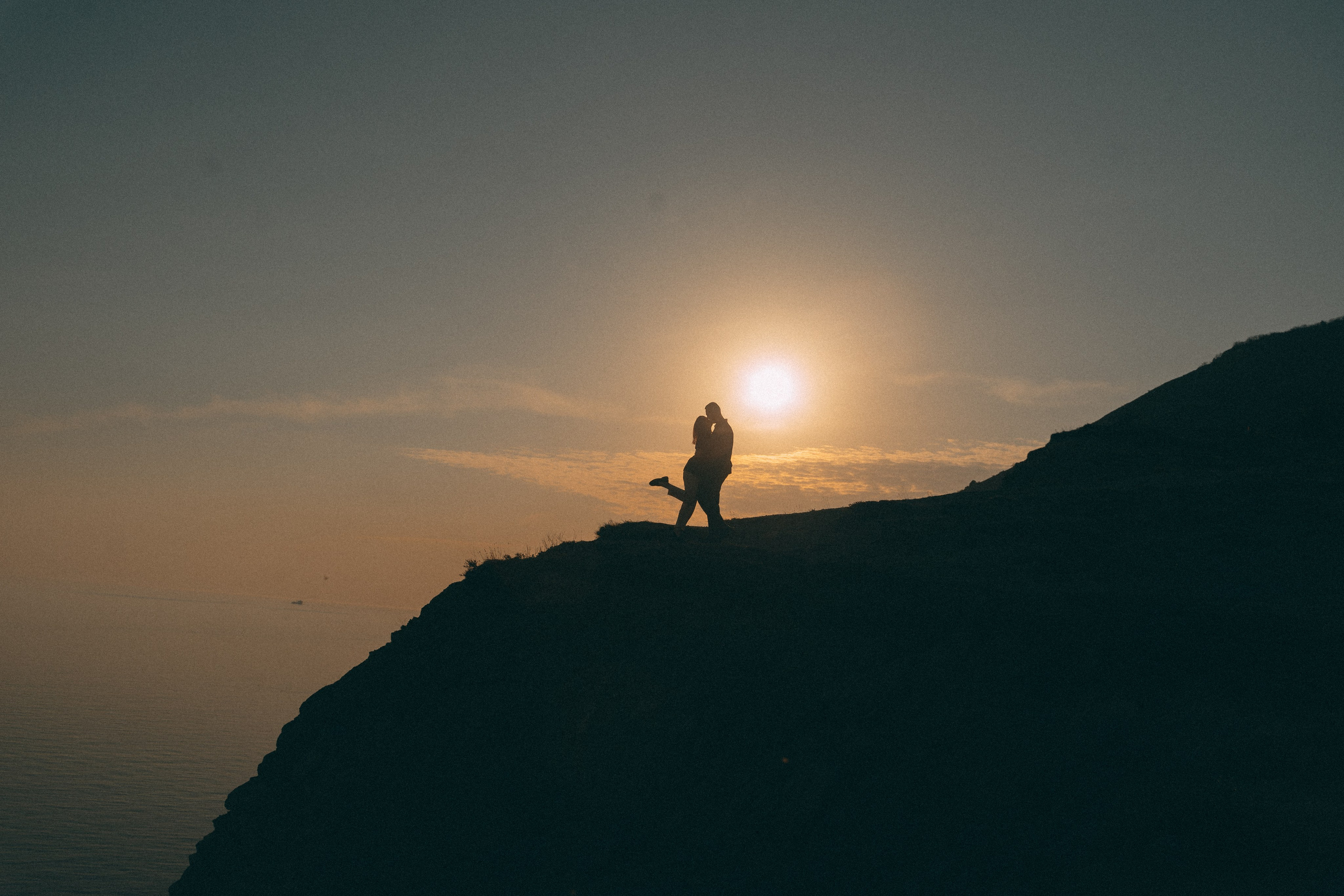 Lovestory на закате в горах. Фотограф Екатерина в городе Новороссийск