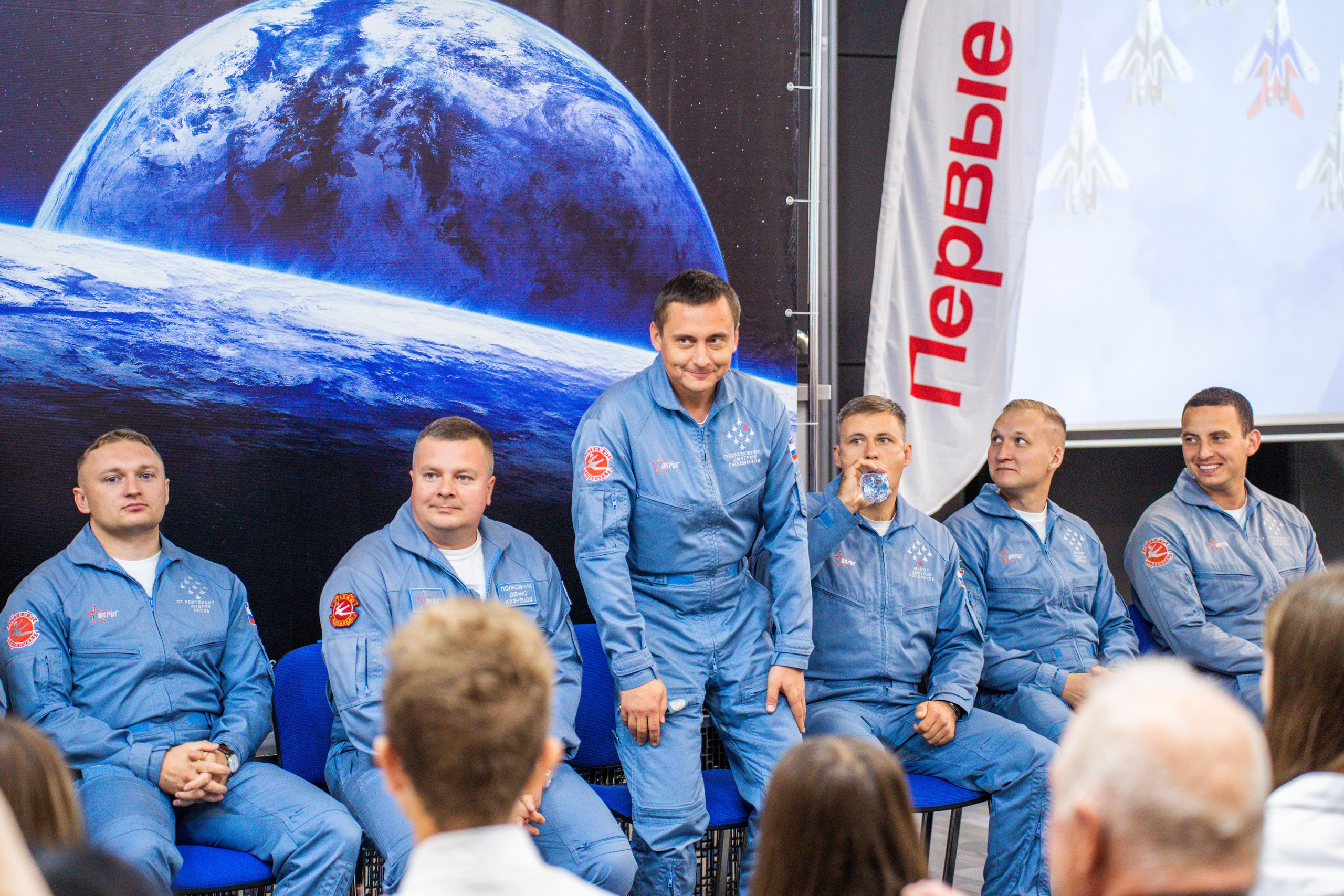 Встреча с авиационной группой «Стрижи». Фотограф София Александрова