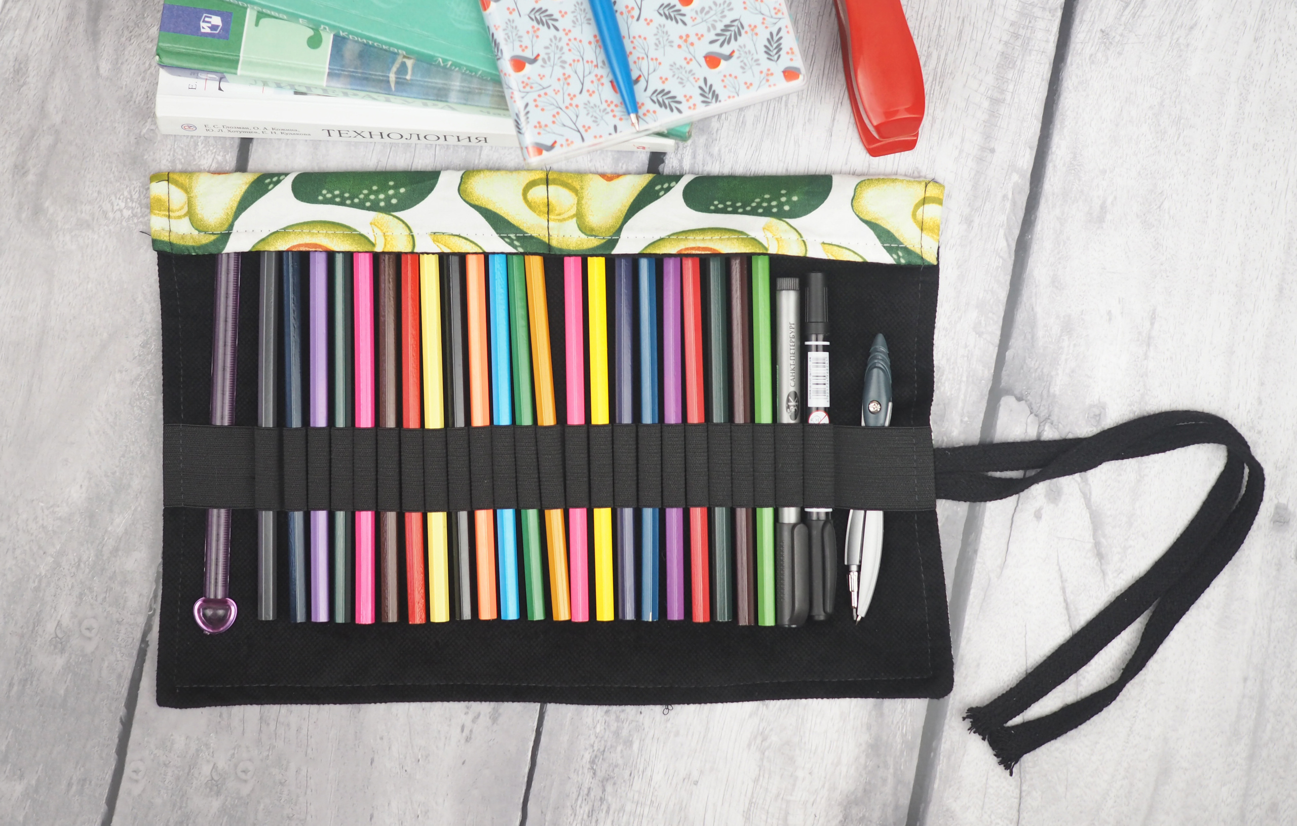 Пенал- скрутка в композиции. Фотограф Ольга Махалова — Санкт-Петербург, Москва, Нижний Новгород