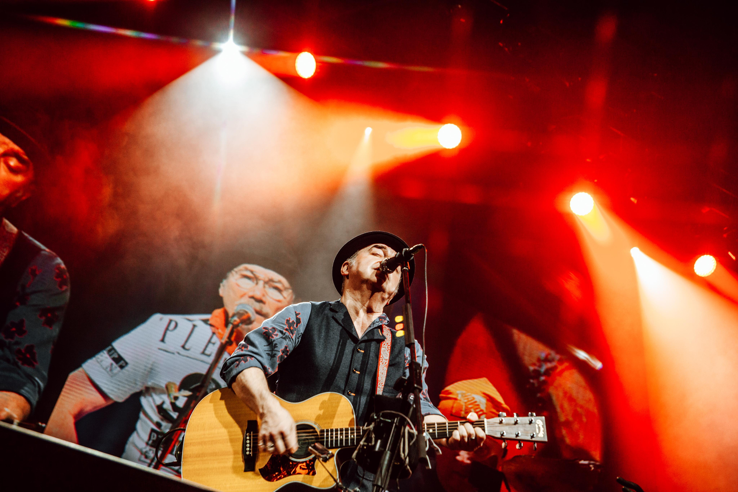 Чайф, Crocus City Hall. Фотограф Ольга Махалова — Санкт-Петербург, Москва, Нижний Новгород