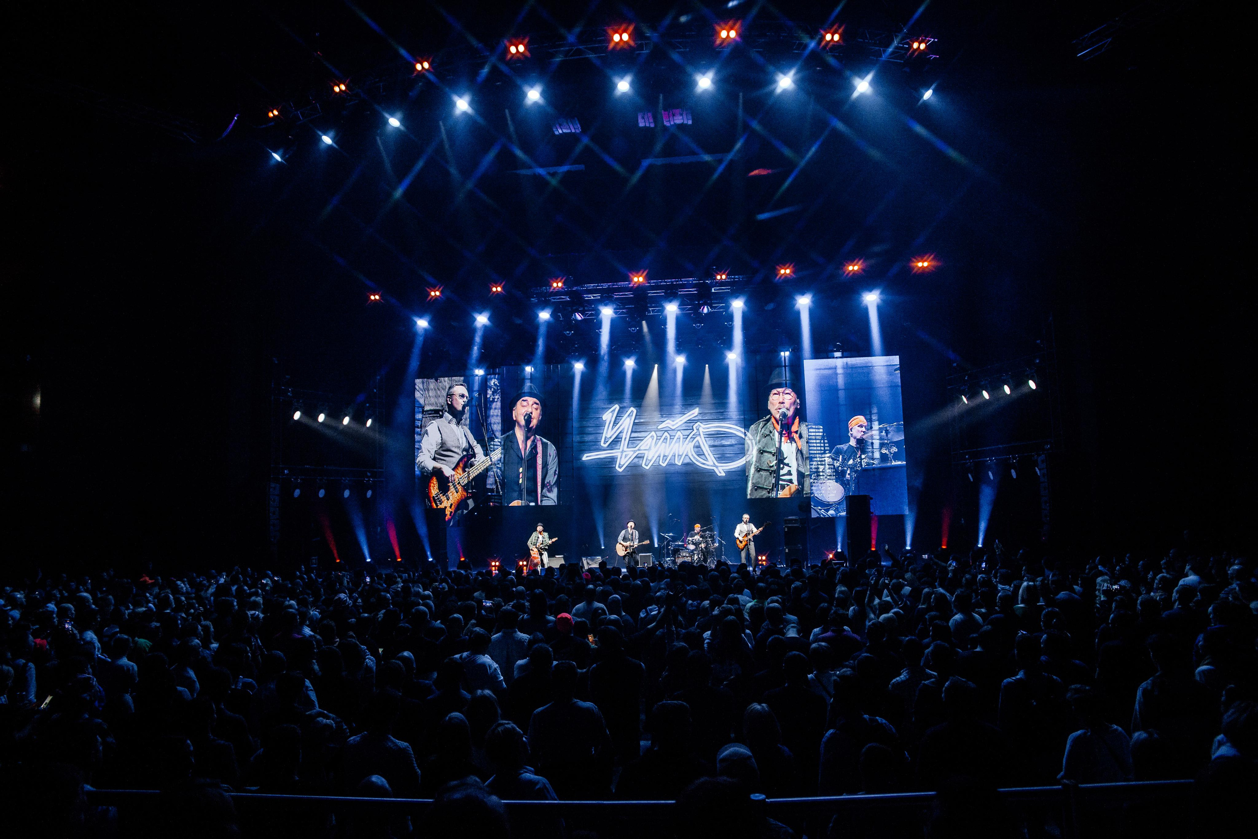 Чайф, Crocus City Hall. Фотограф Ольга Махалова — Санкт-Петербург, Москва, Нижний Новгород