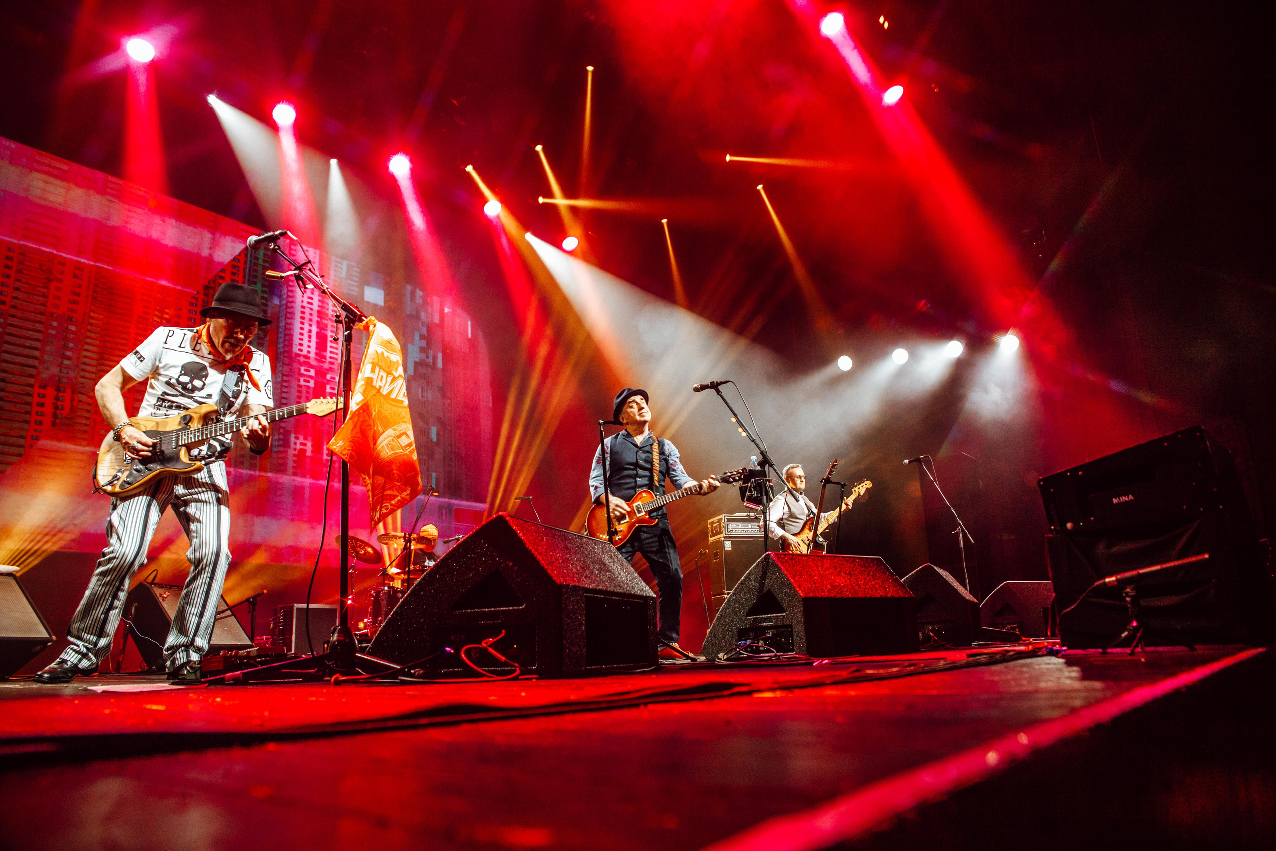 Чайф, Crocus City Hall. Фотограф Ольга Махалова — Санкт-Петербург, Москва, Нижний Новгород