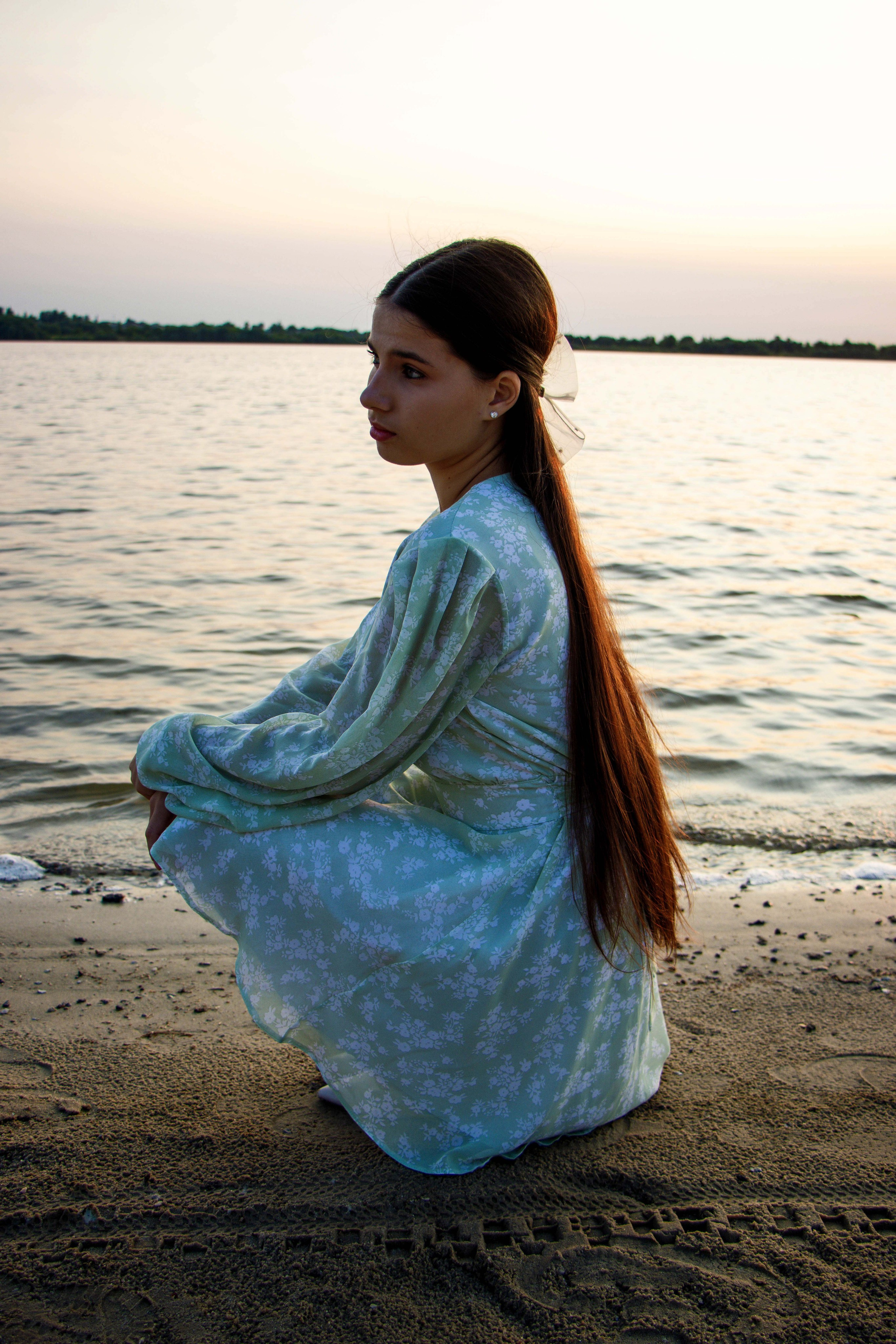 Эмилия у озера. Фотограф Татьяна Матрос