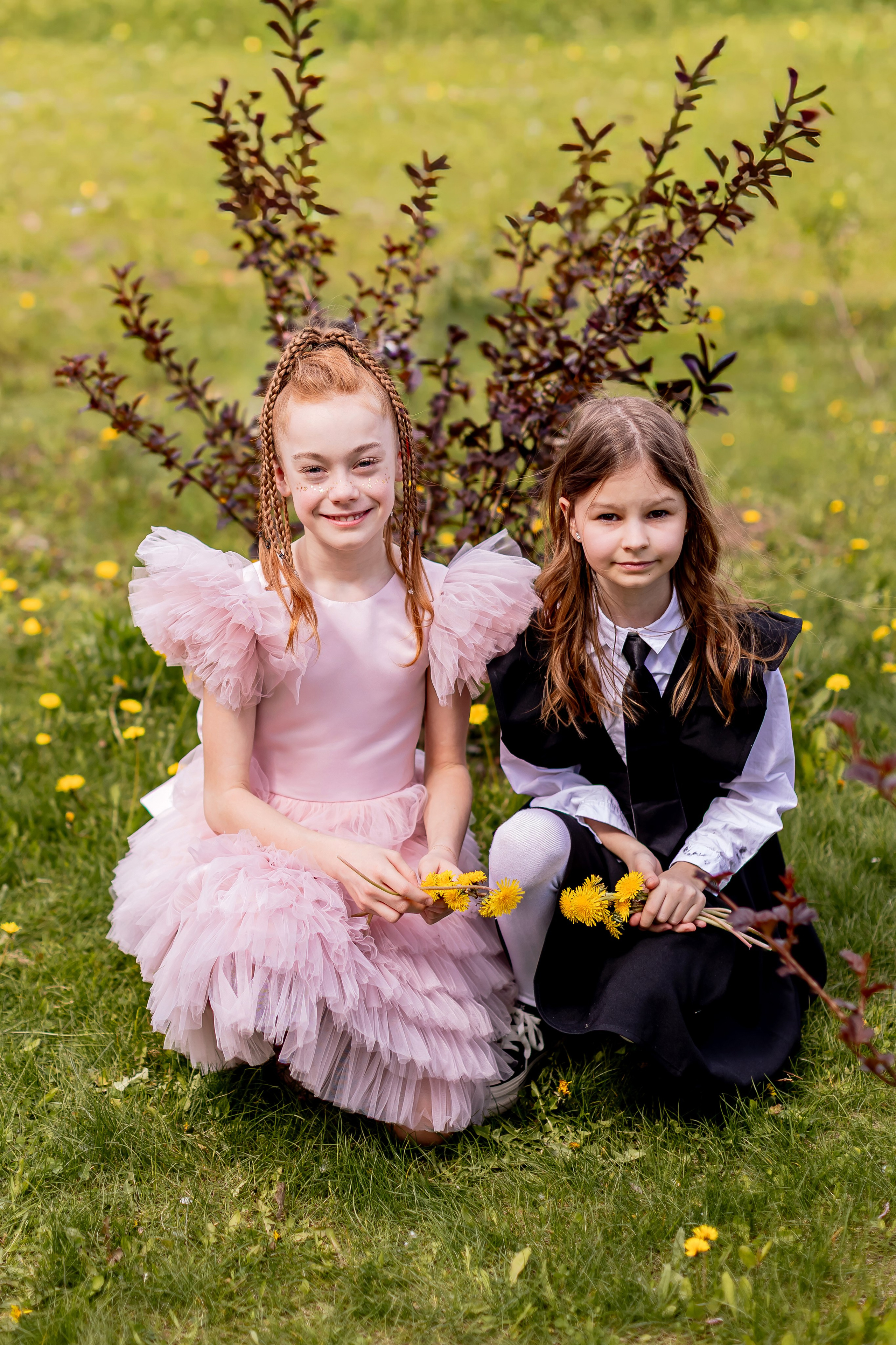 Выпускной в начальной школе на улице. Фотограф и видеограф Москва. Свадебный фотограф, видеограф. Выпускные альбомы. Оживающие альбомы