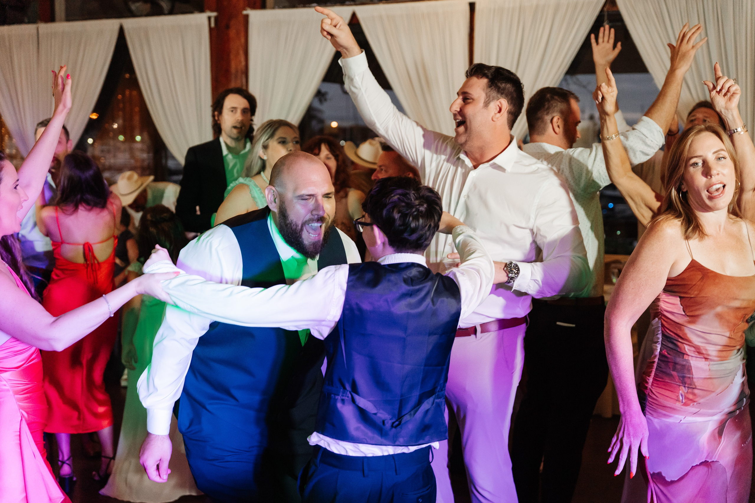 2025-08-16_BryanAmber. Ретушер Зенькевич Света