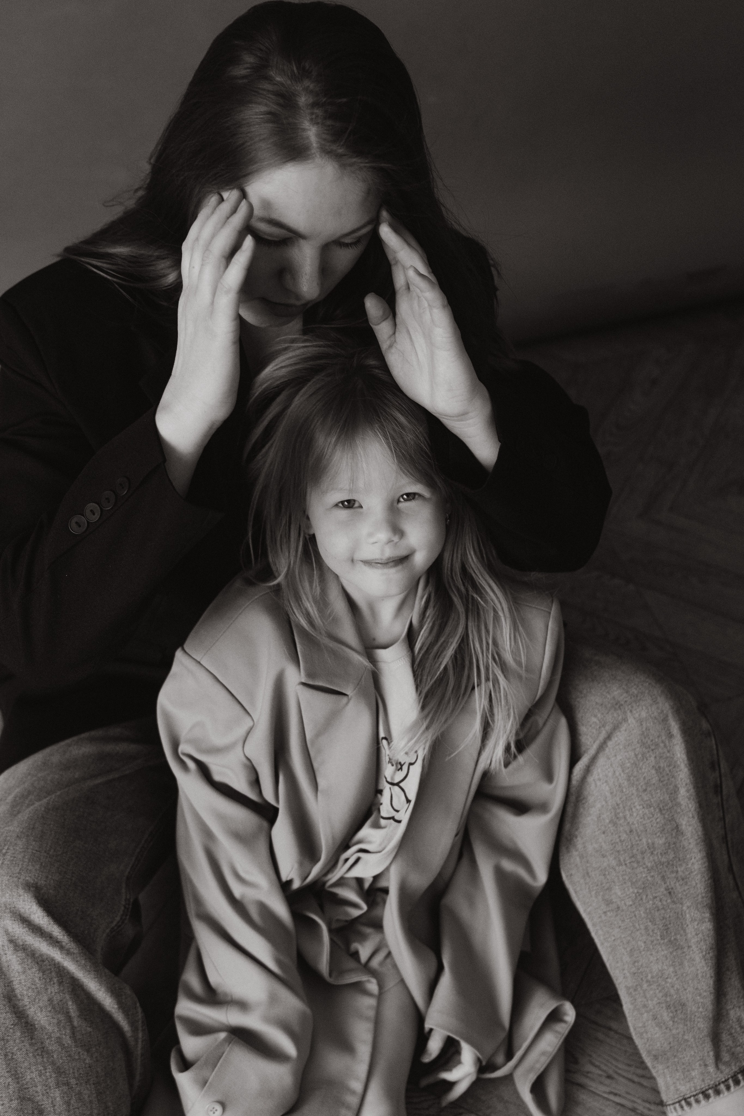 Студийная фотосессия материнства. Семейный, ньюборн фотограф, фотограф на роды в Москве, Виктория Тюльдюкова