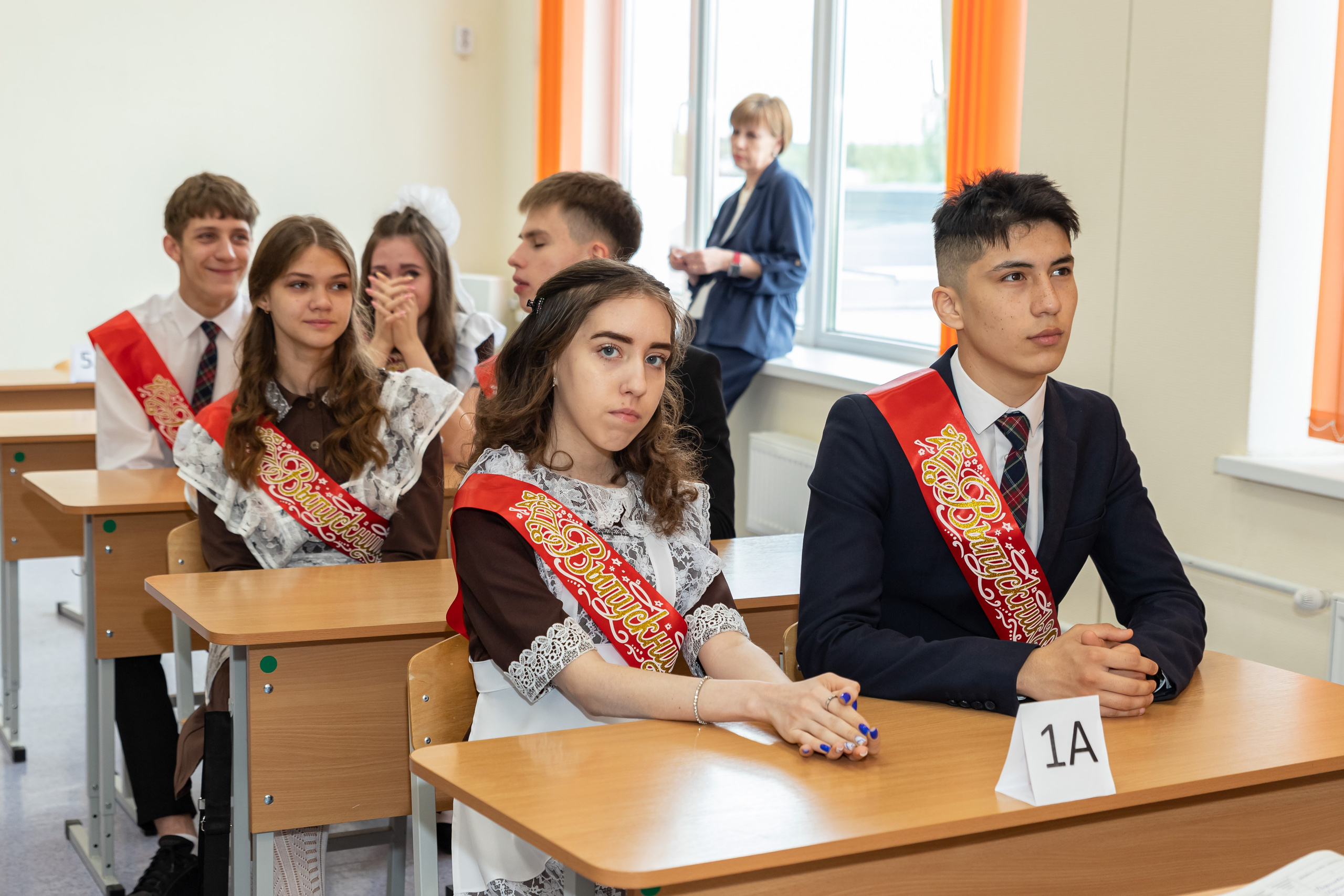 Фото выпуск 11 класс. Свадебный фотограф Марина Суворова и видеооператор Олег Петров