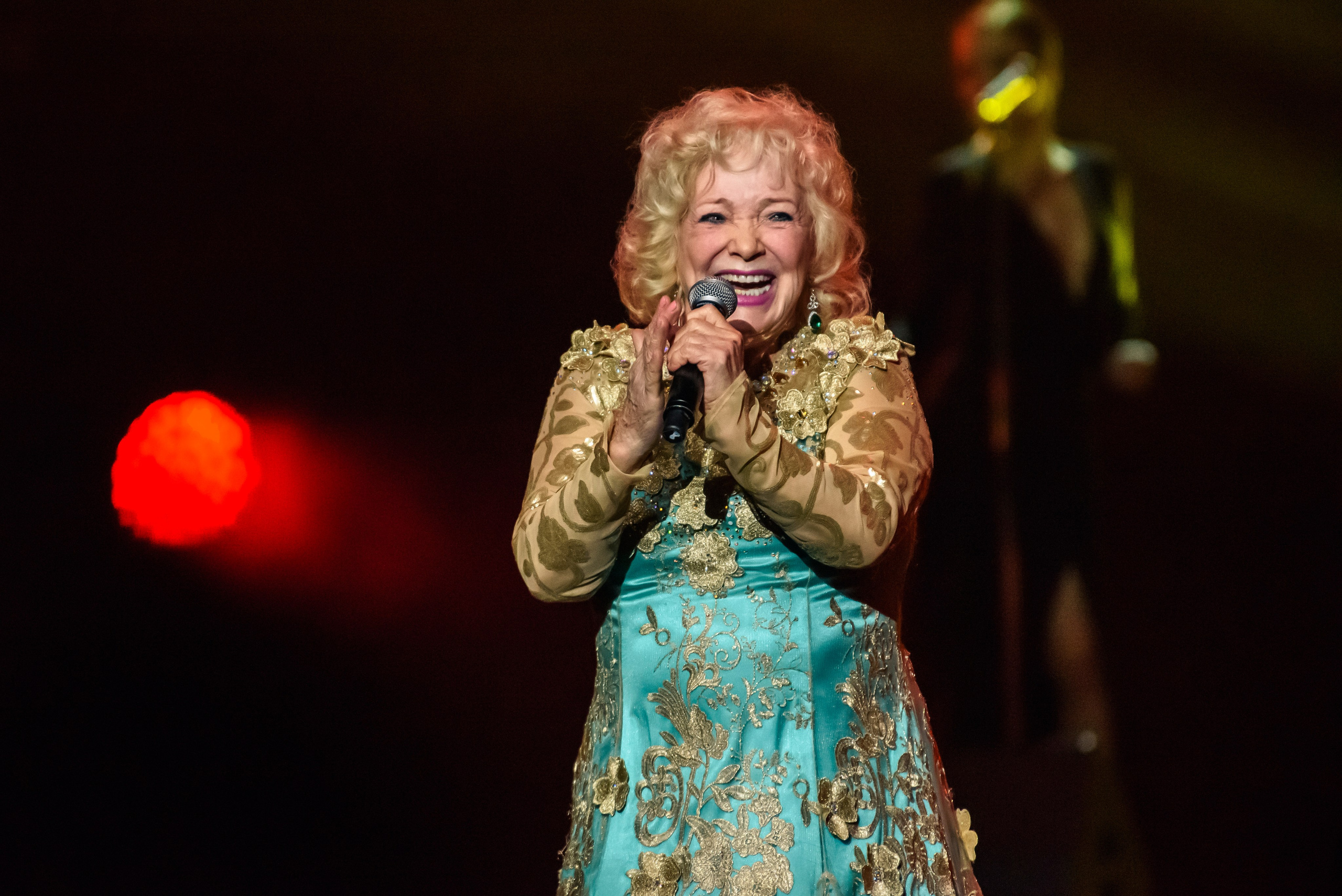 Лариса Рубальская «40 лет с песней по жизни» — Крокус Сити Холл. Бренд-фотограф для экспертов и блогеров в Москве Влада Горбовская