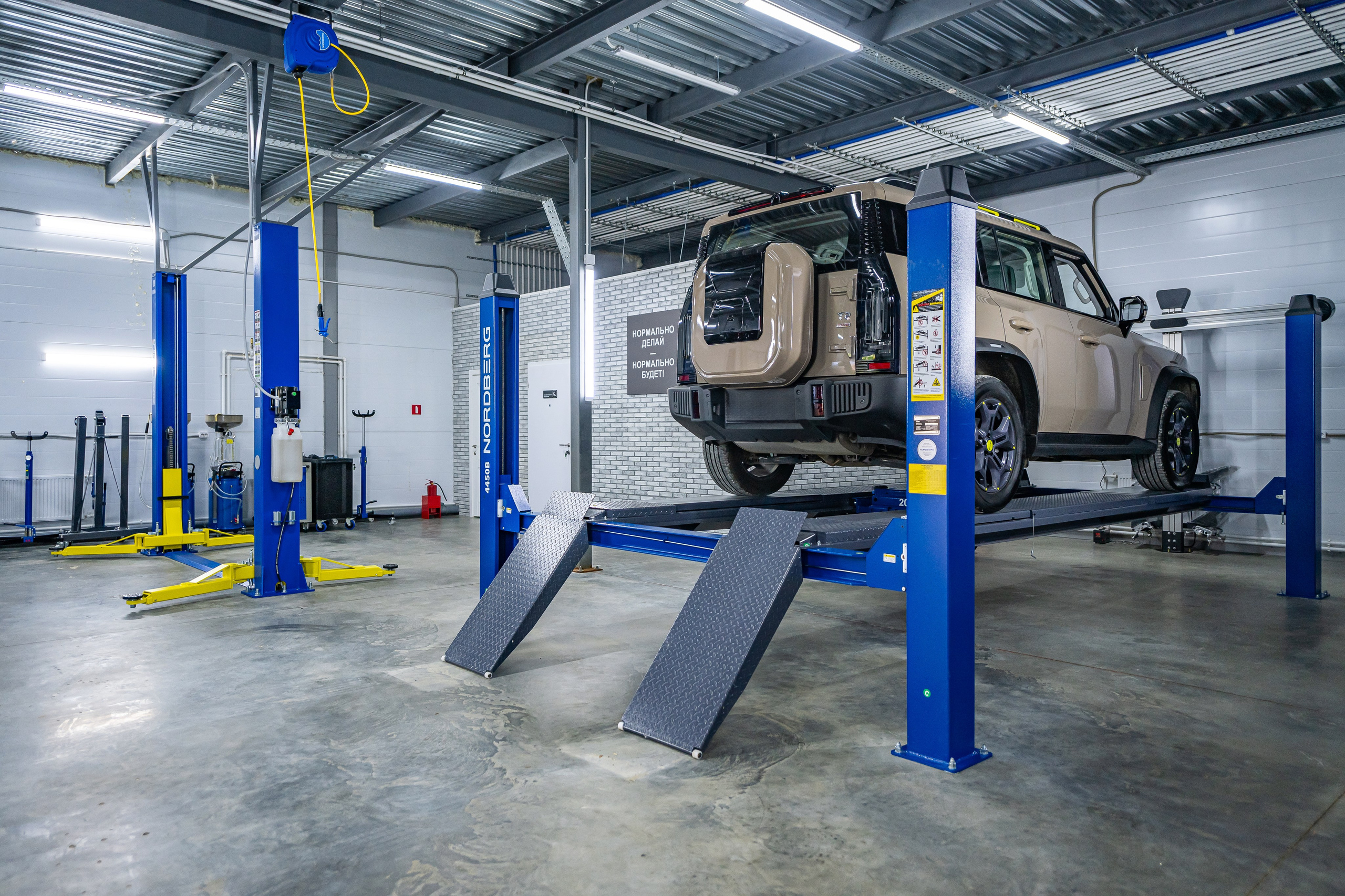 Интерьерная фотосъёмка — СТО, Автомойка. г. Москва, от 10 000р/час. Интерьерный & Репортажный фотограф Озеров Денис, г. Москва